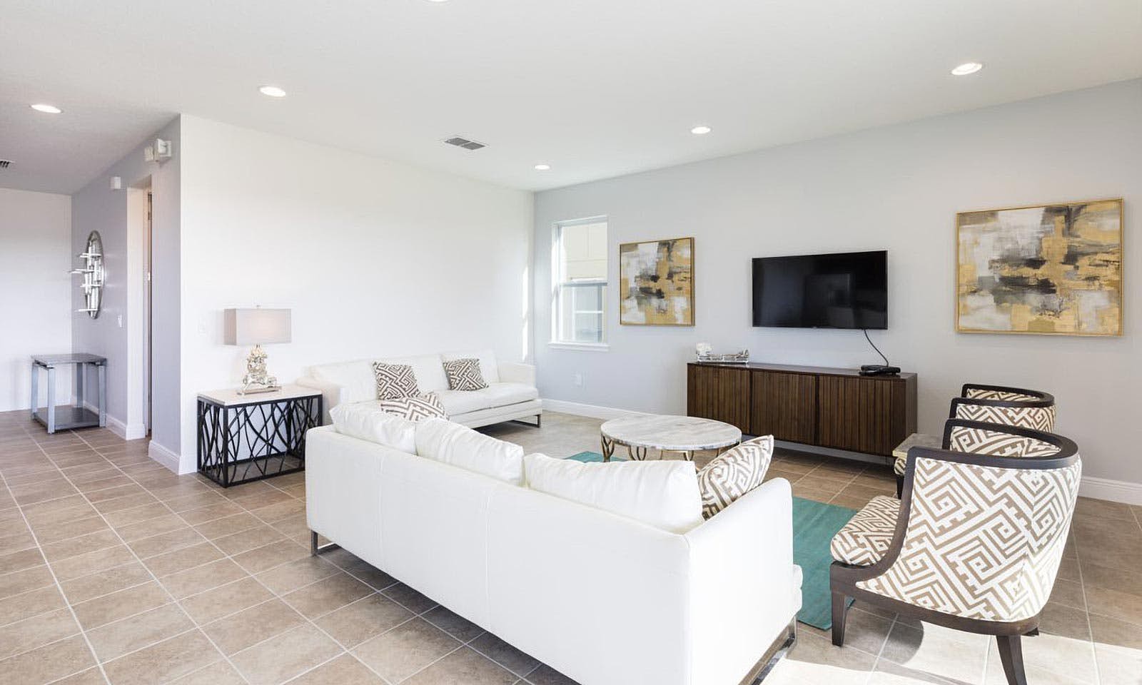 EC165 - The Playful Villa - WEL