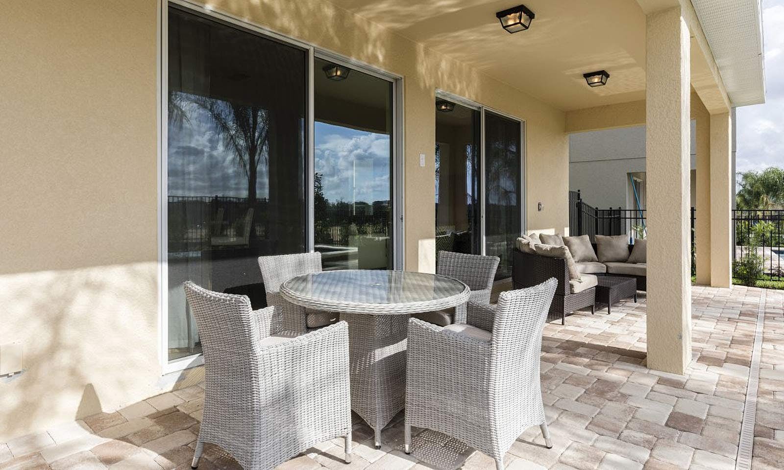 EC165 - The Playful Villa - WEL