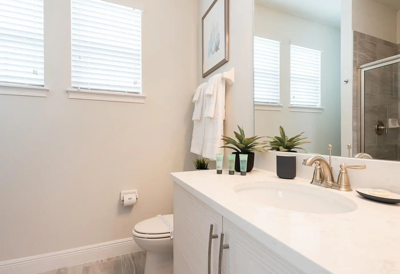 EC170 - The Sun-Kissed Cottage - STF