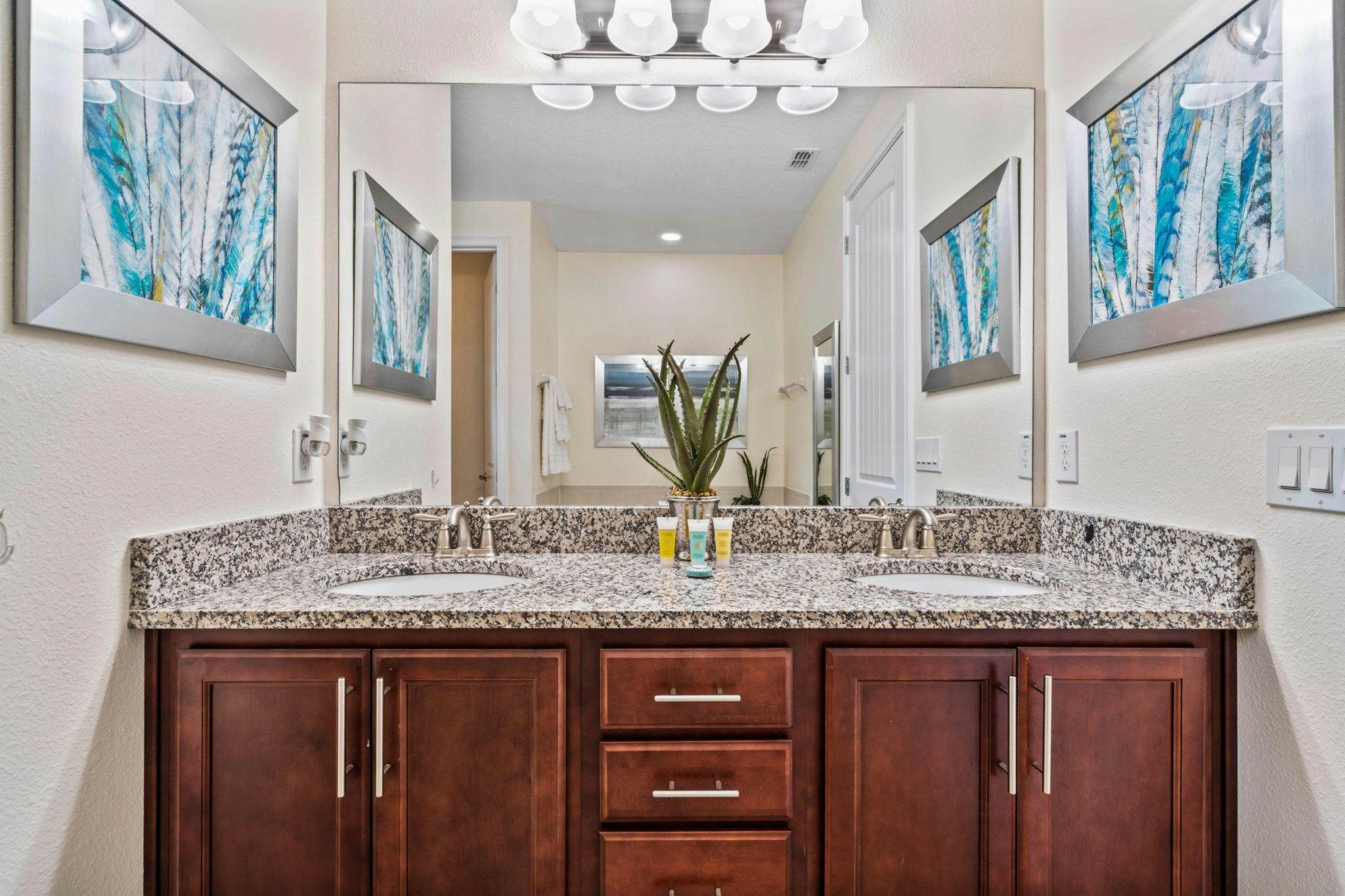 EC192 - The Modern Magical Villa - WEL