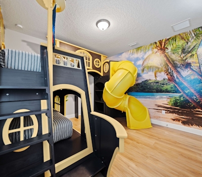 EC282 - Dreamers Paradise - STMAR