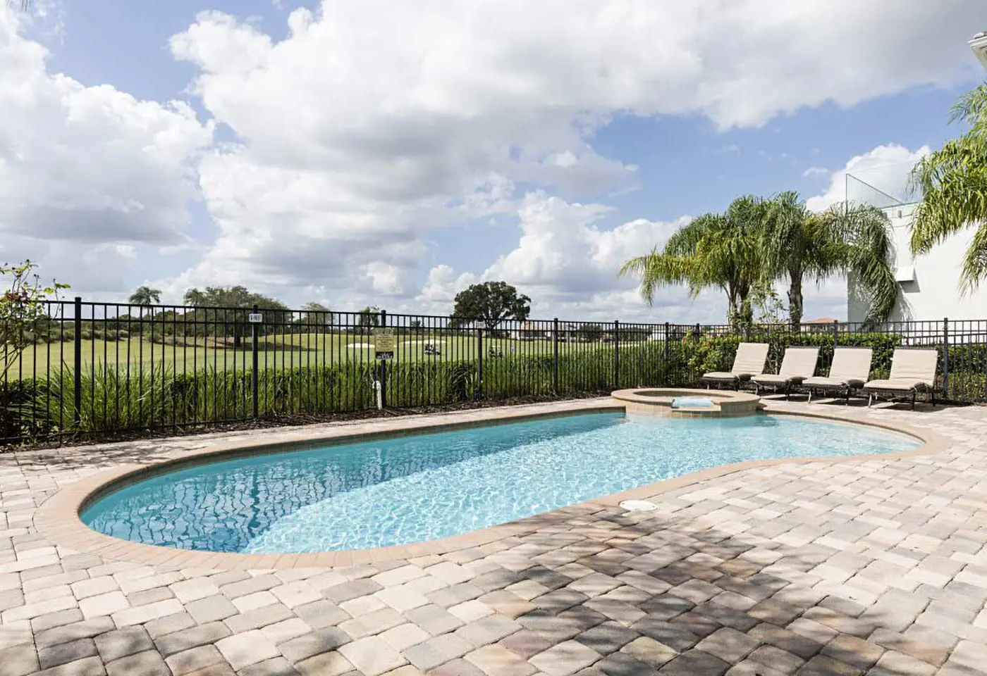 W146 - The Winsome Estate