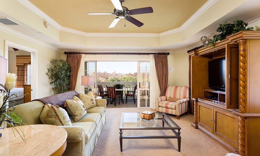 Spacious Condo with Balcony and Golf Views at Reunion