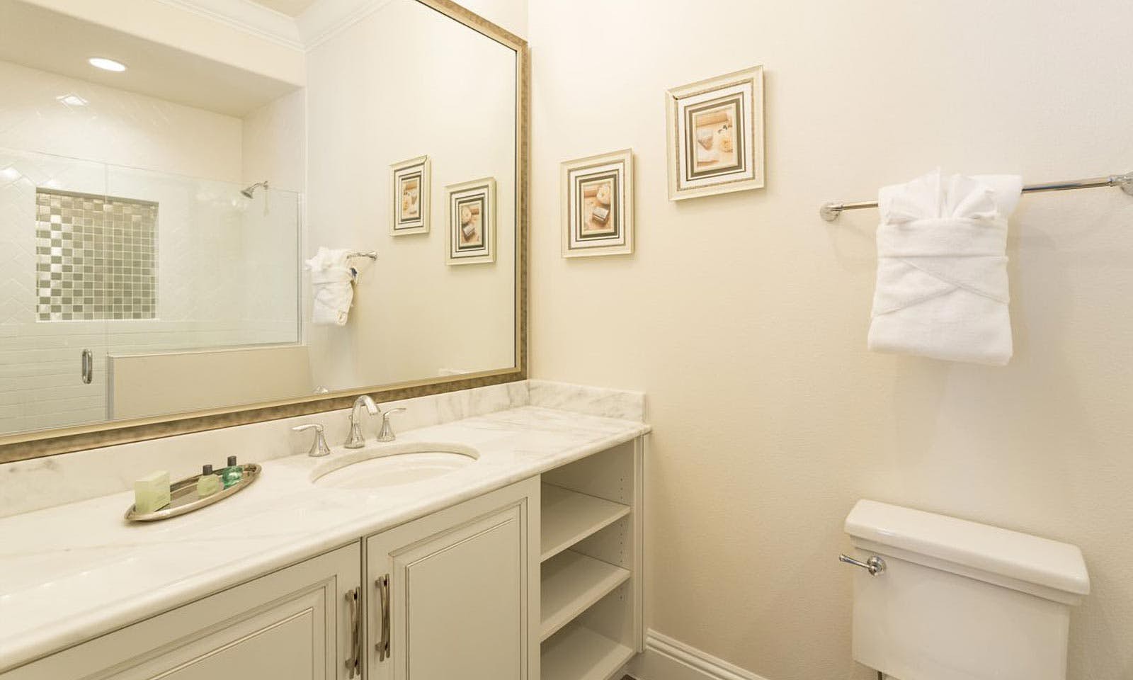 W278E - The Gorgeous Getaway