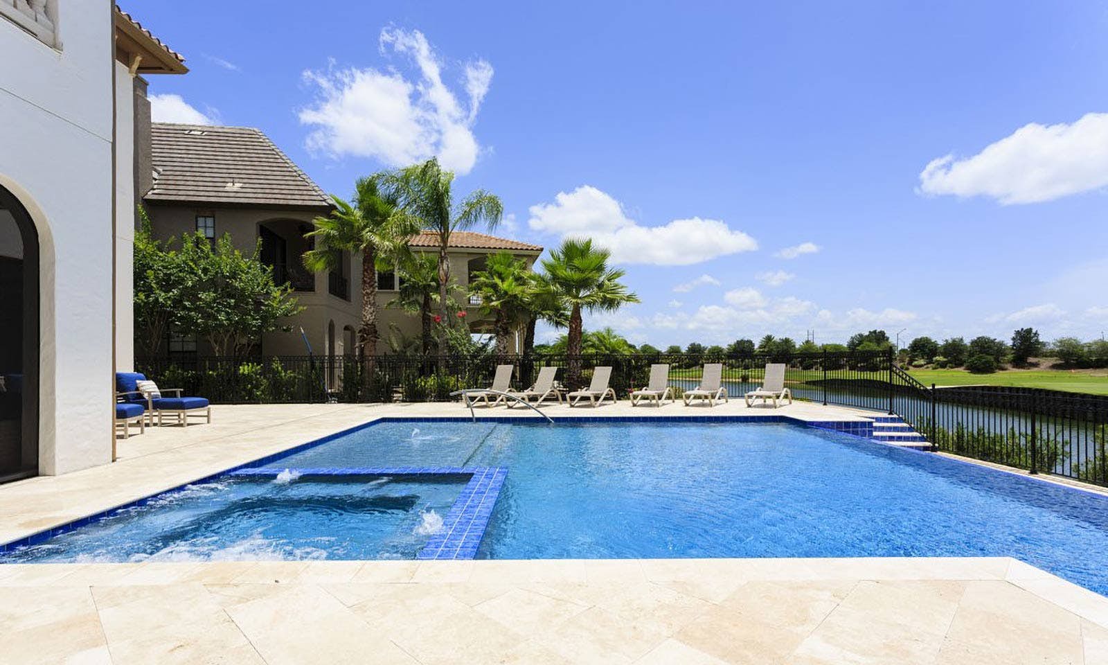 W278E - The Gorgeous Getaway