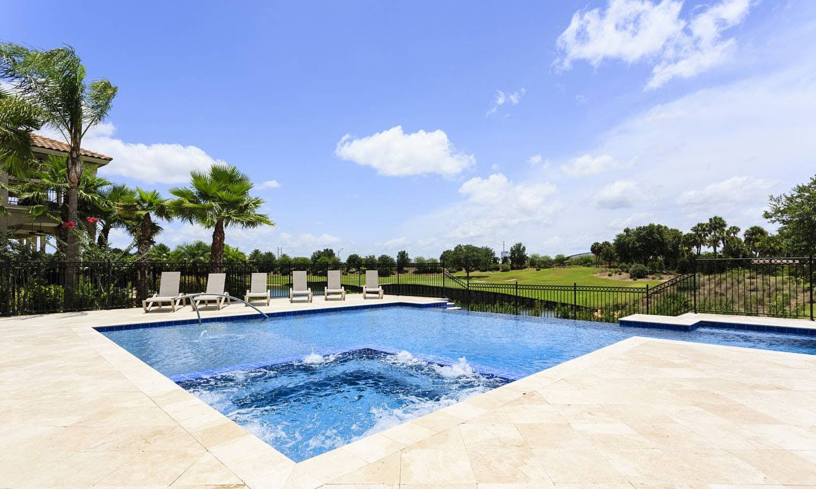 W278E - The Gorgeous Getaway