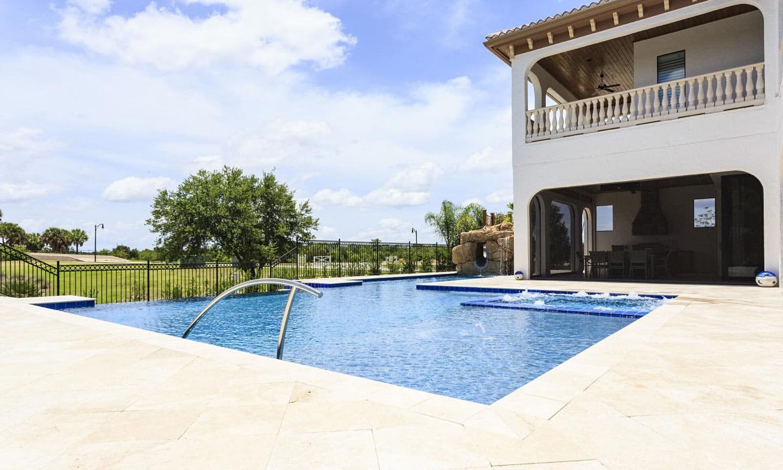 W278E - The Gorgeous Getaway