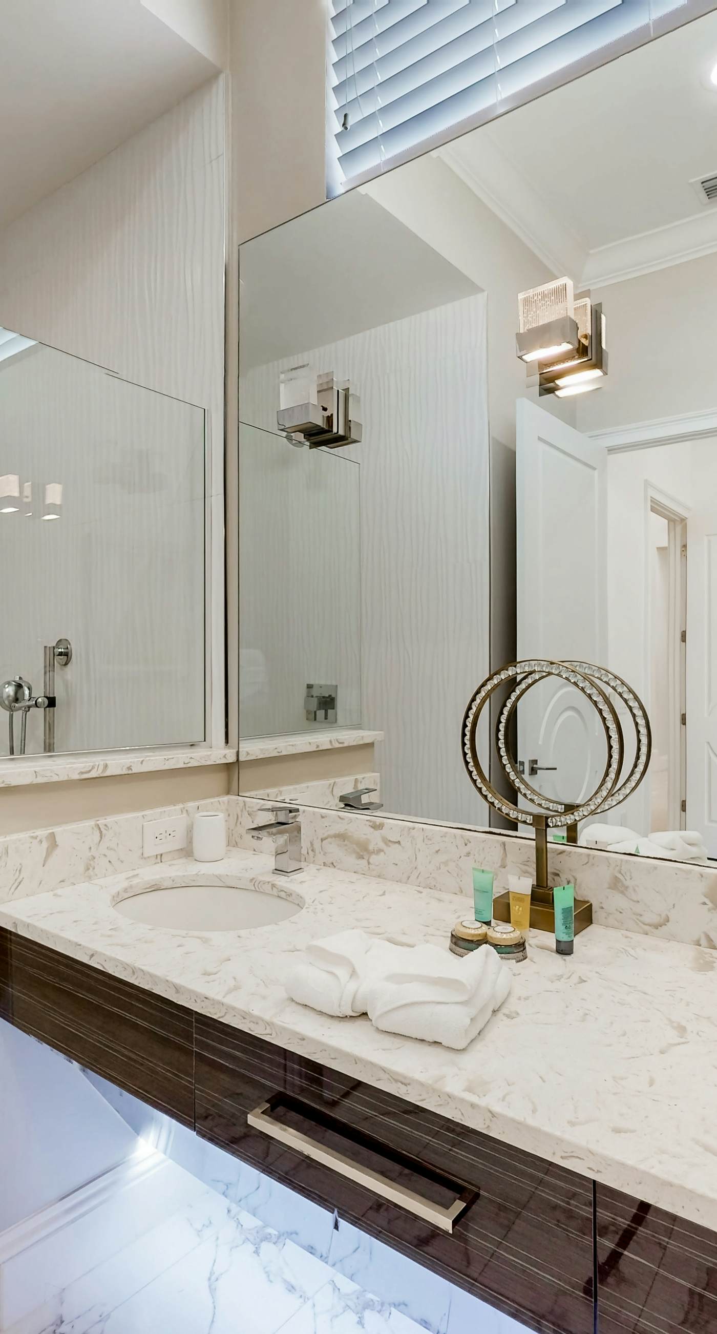 W301E - The Stunning Sanctuary