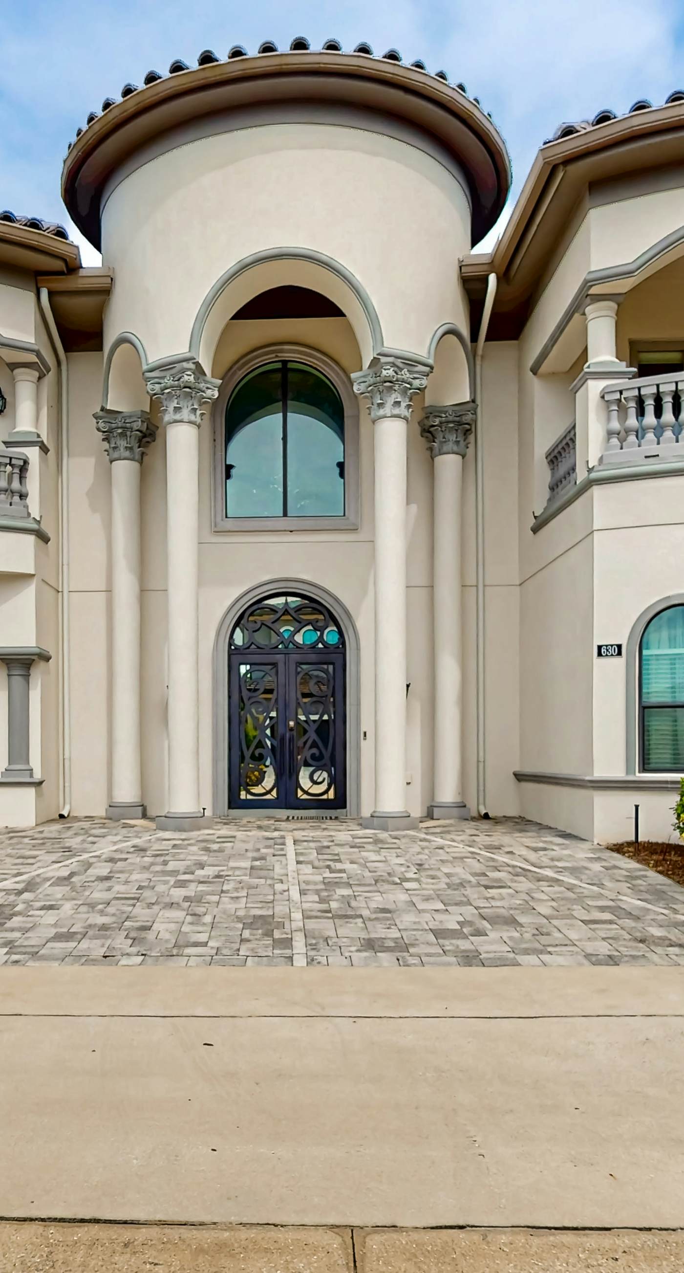 W301E - The Stunning Sanctuary