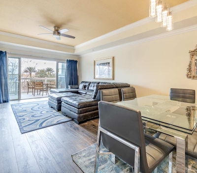 W361 - The Parisian Palace