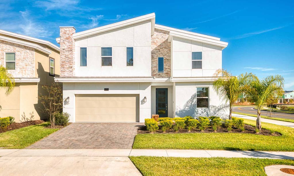 Stylish Home with Pool and Spa in Champions Gate