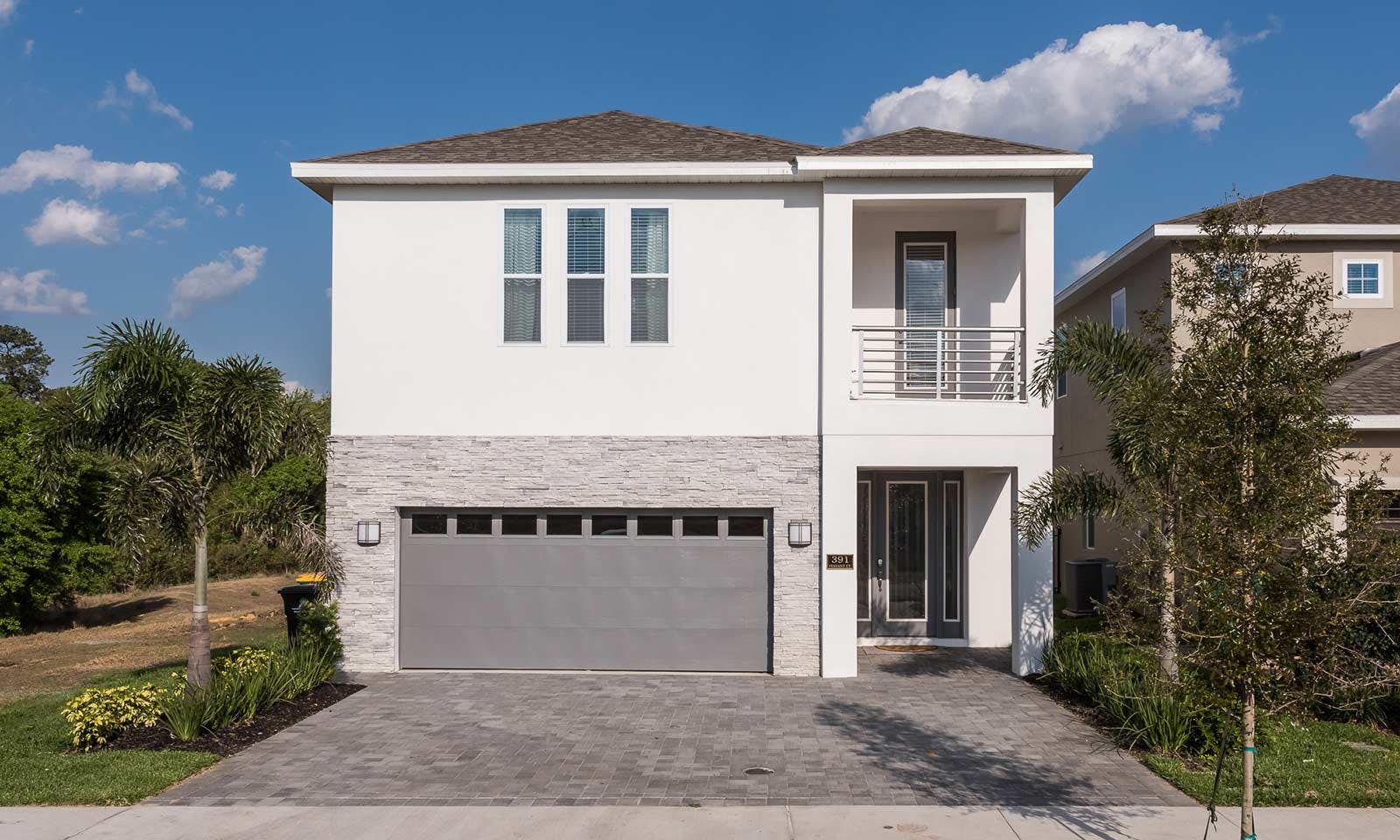 EC010 - The Retro Villa - MAD