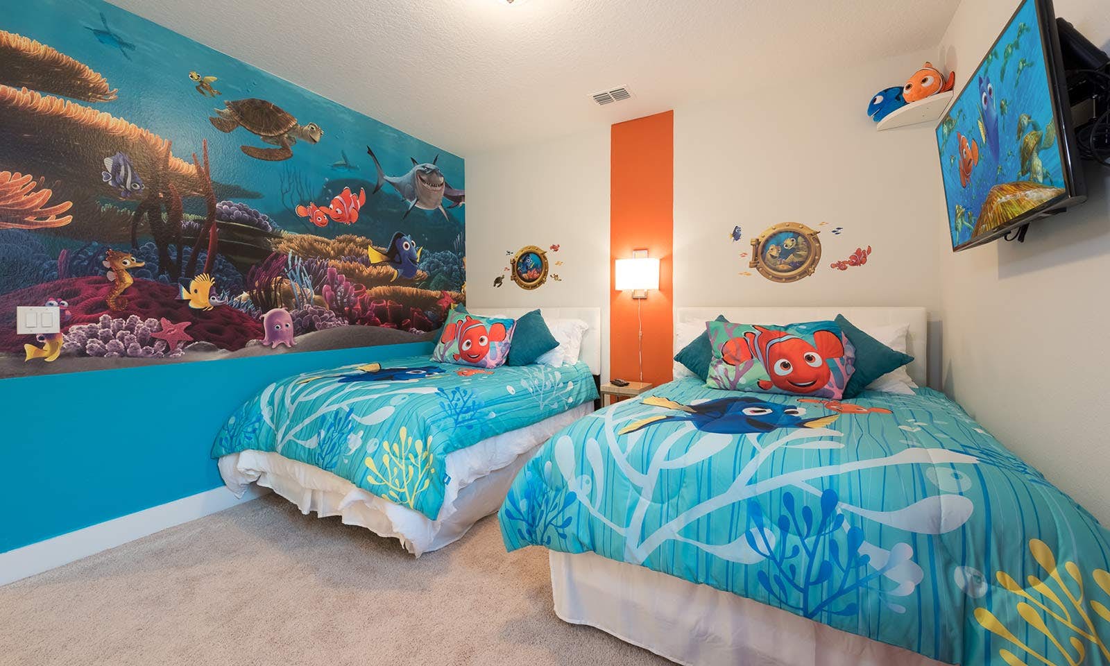 EC010 - The Retro Villa - MAD