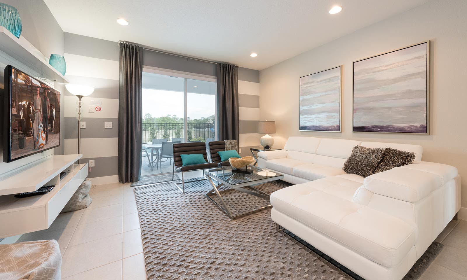 EC010 - The Retro Villa - MAD