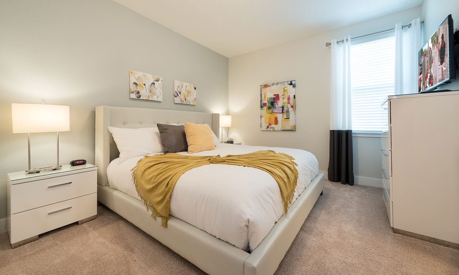 EC010 - The Retro Villa - MAD