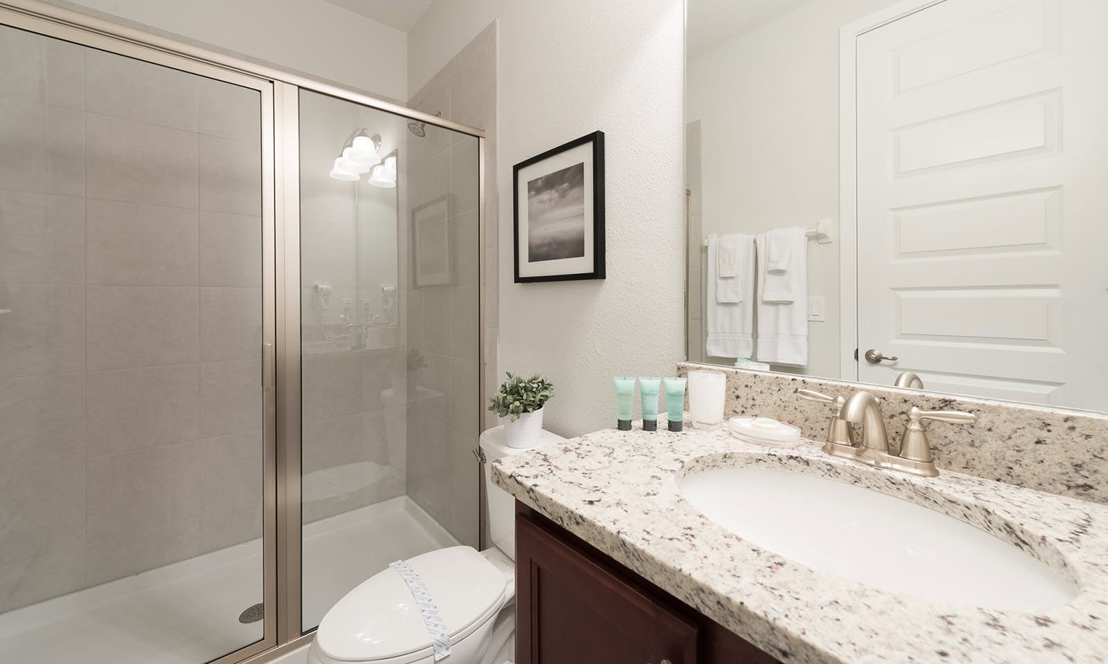 EC010 - The Retro Villa - MAD