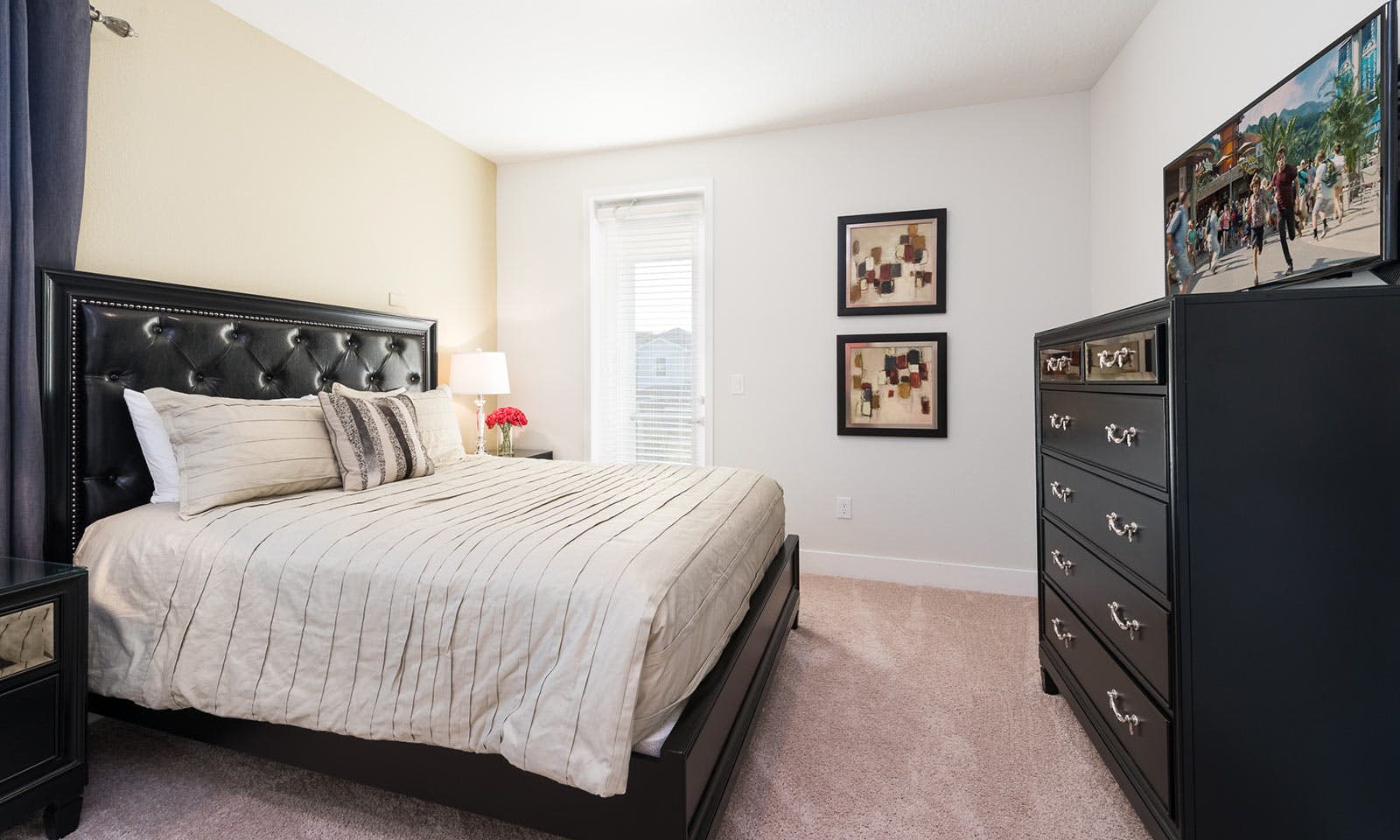 EC010 - The Retro Villa - MAD