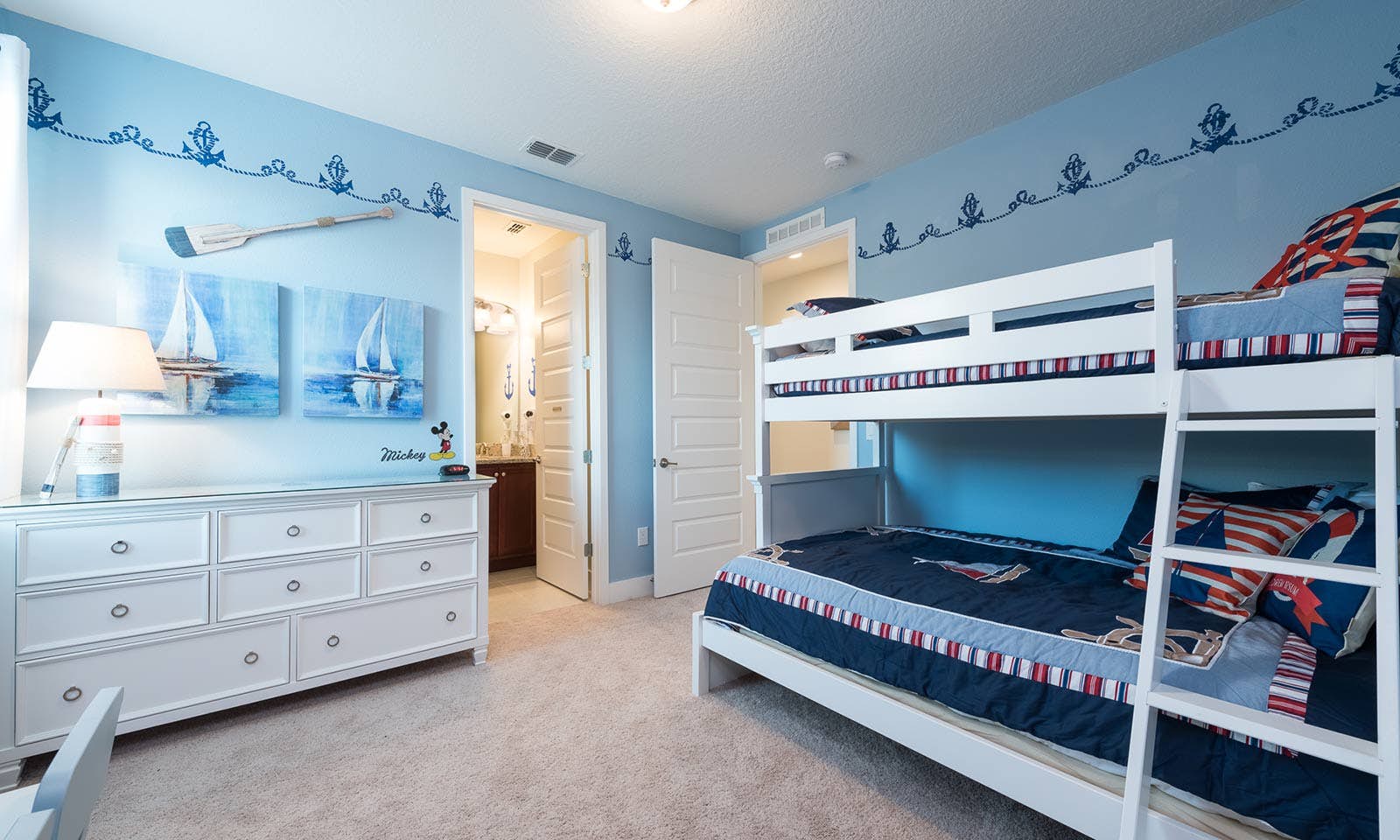 EC010 - The Retro Villa - MAD