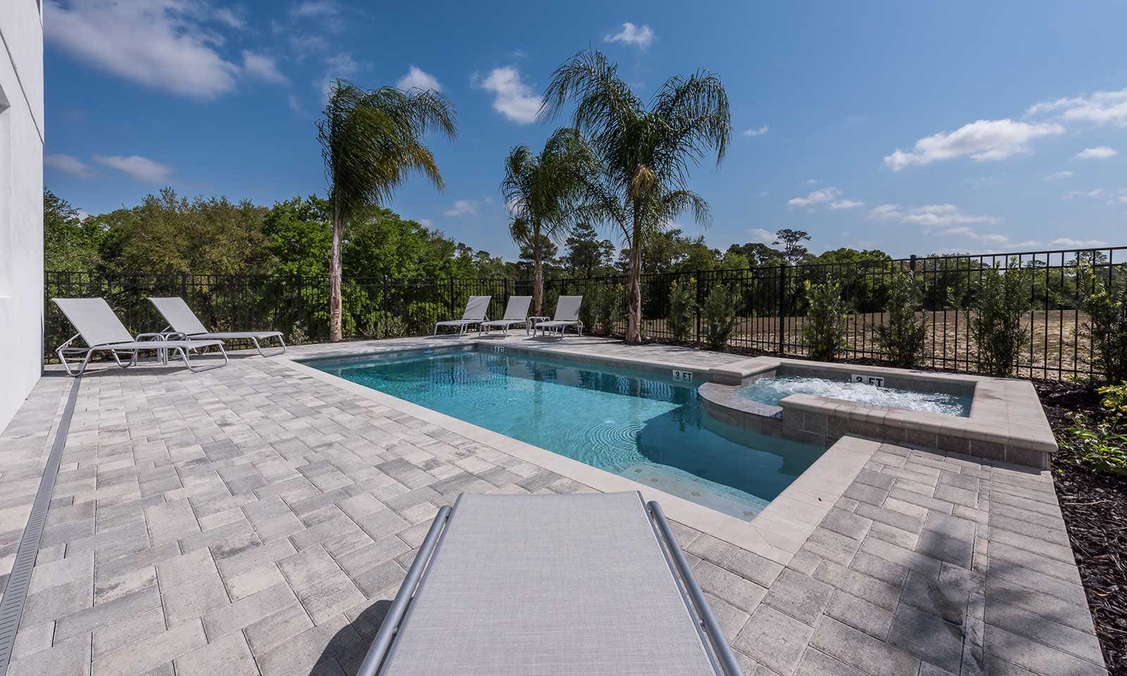 EC010 - The Retro Villa - MAD