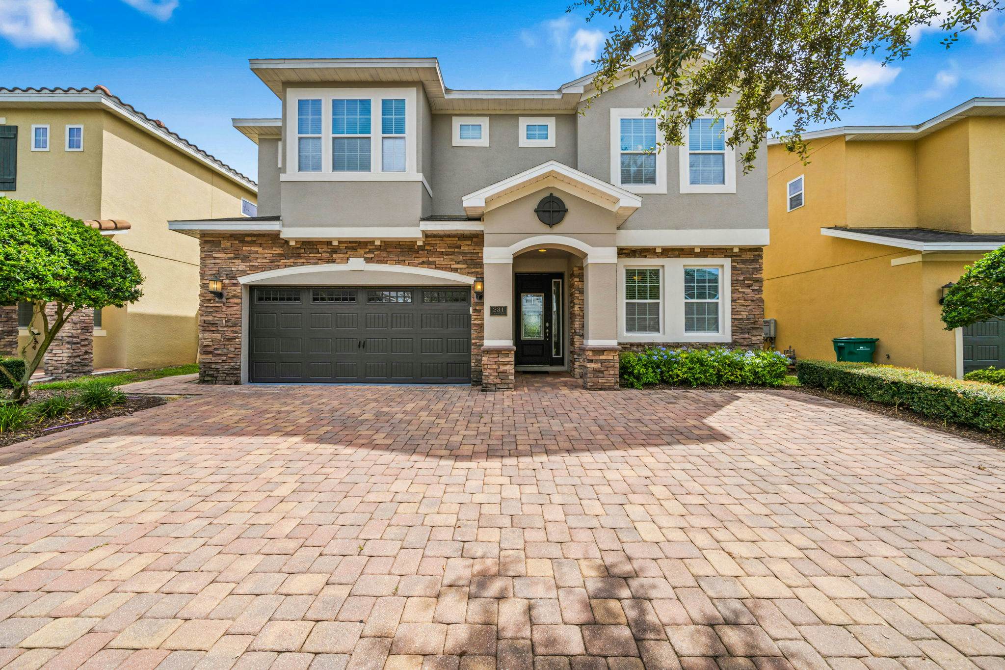 EC032 - The Sun-filled Estate