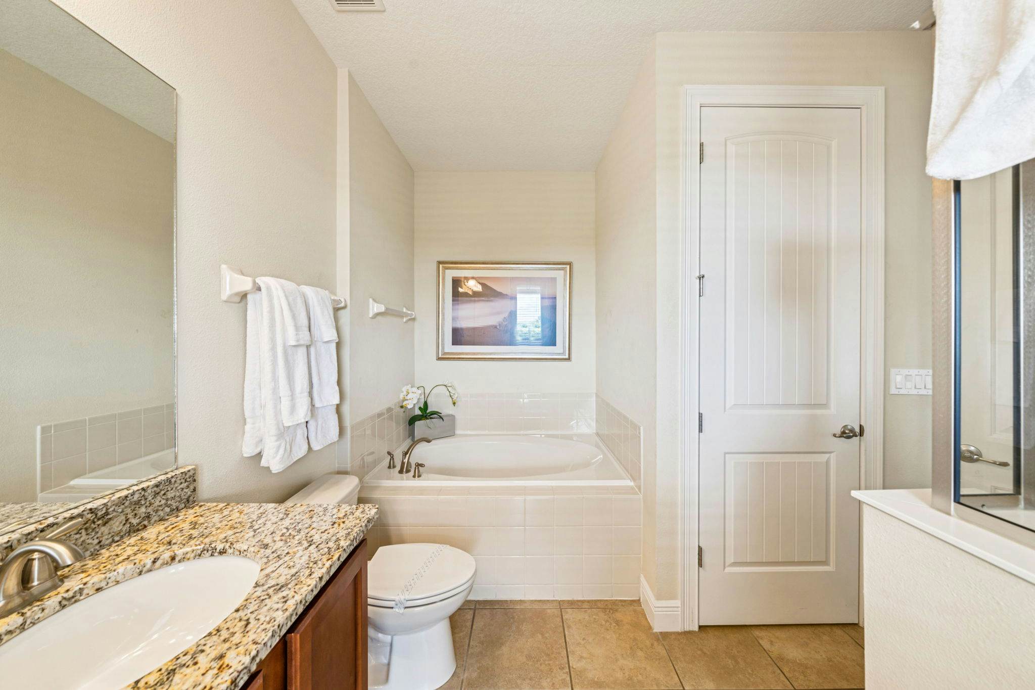 EC032 - The Sun-filled Estate