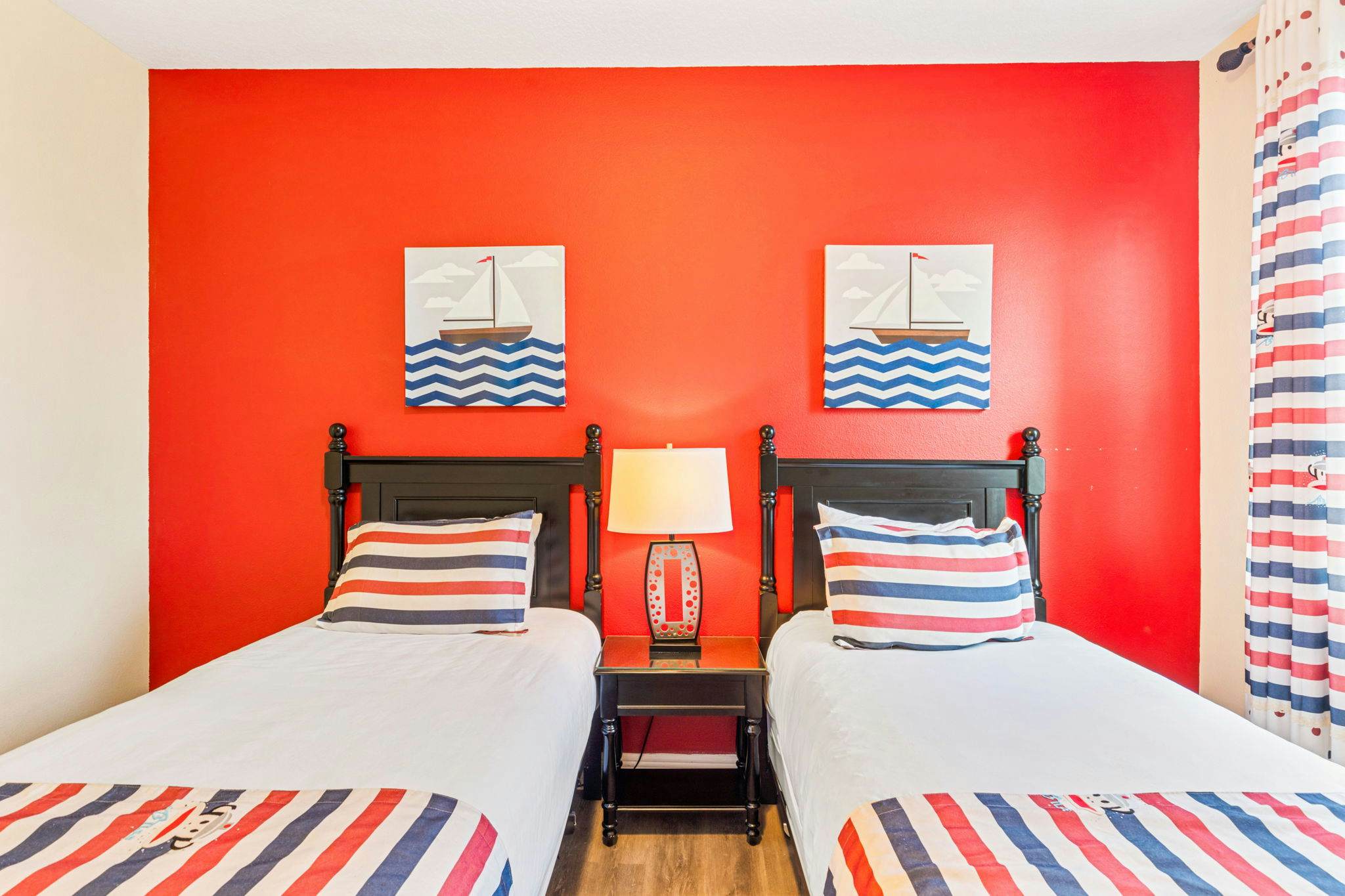 EC032 - The Sun-filled Estate