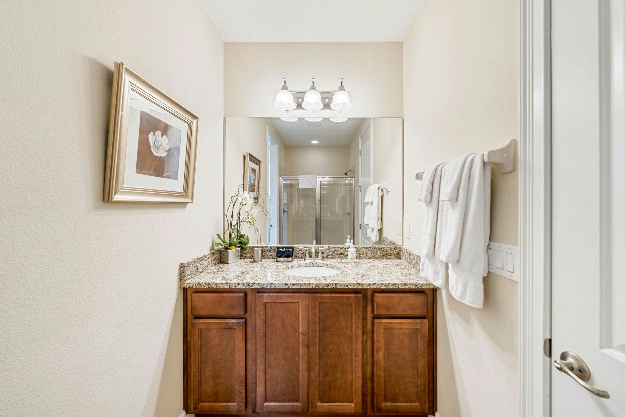 EC032 - The Sun-filled Estate