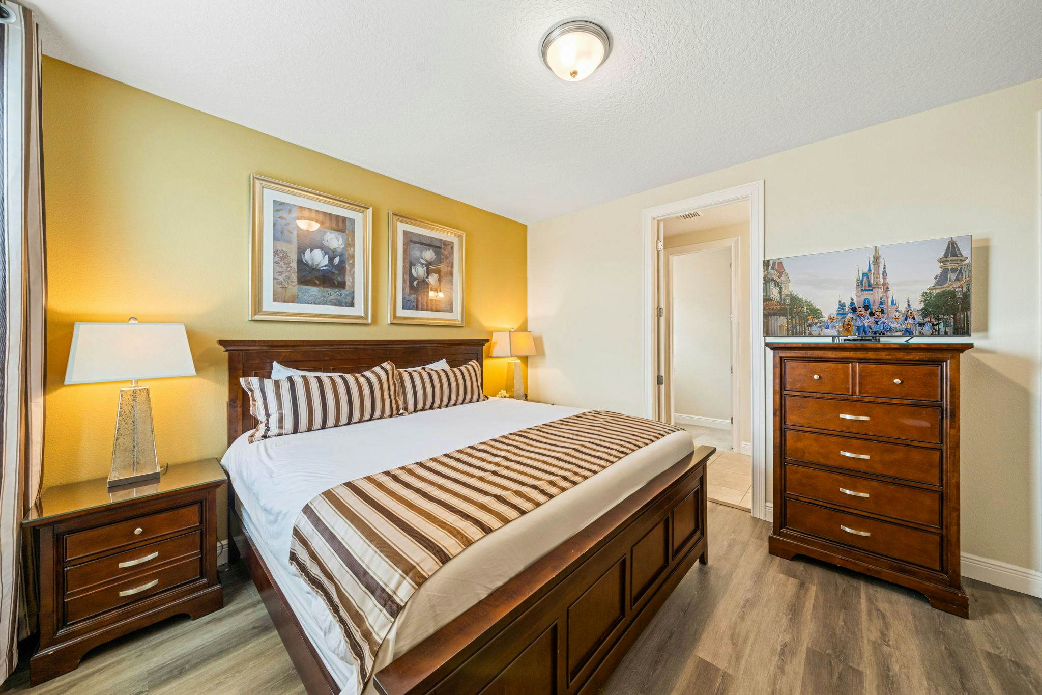 EC032 - The Sun-filled Estate