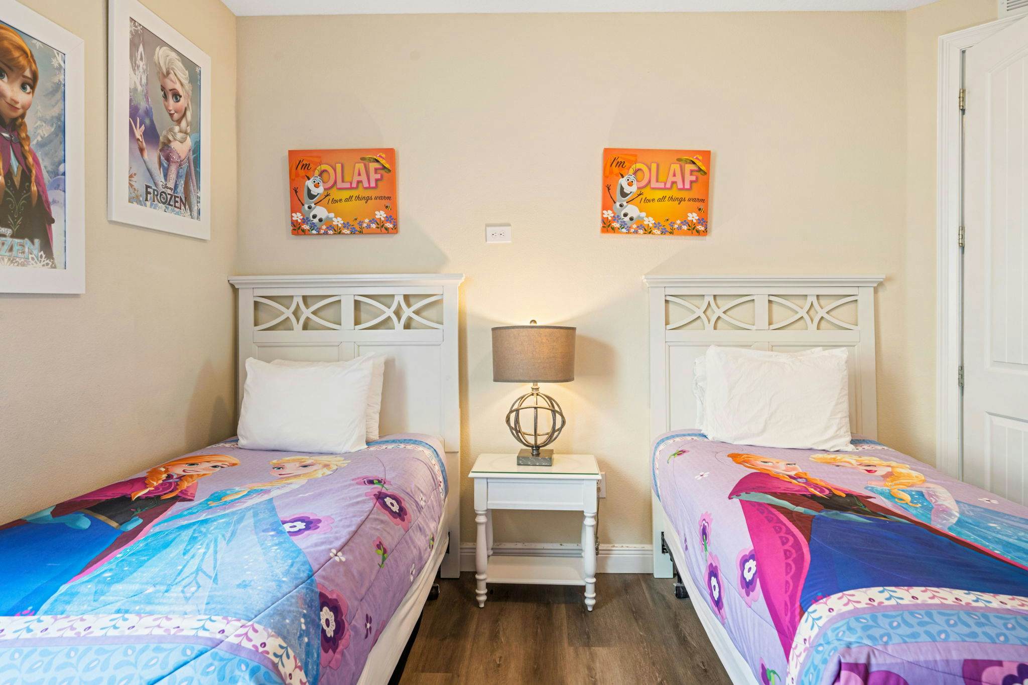 EC032 - The Sun-filled Estate