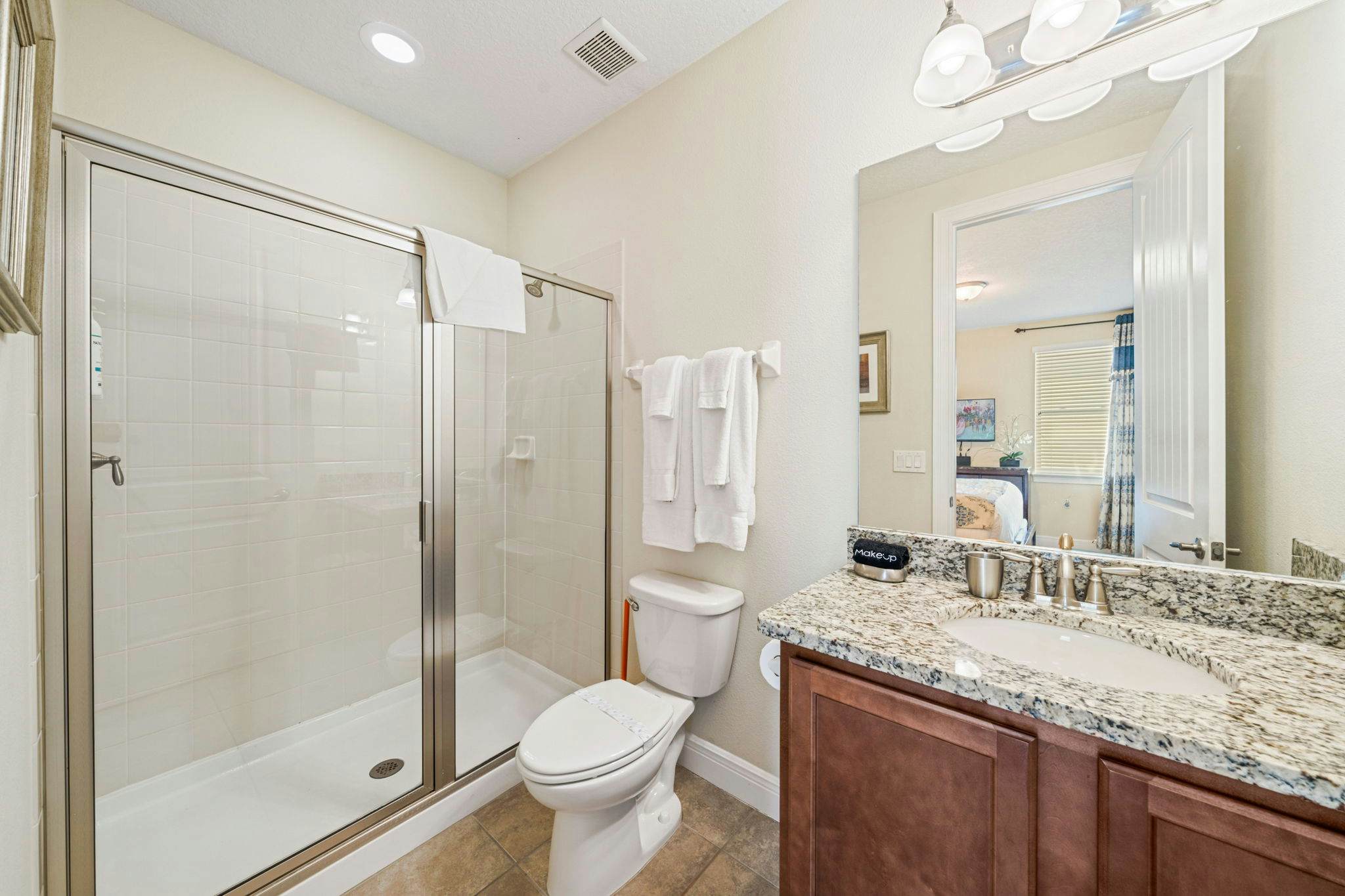 EC032 - The Sun-filled Estate