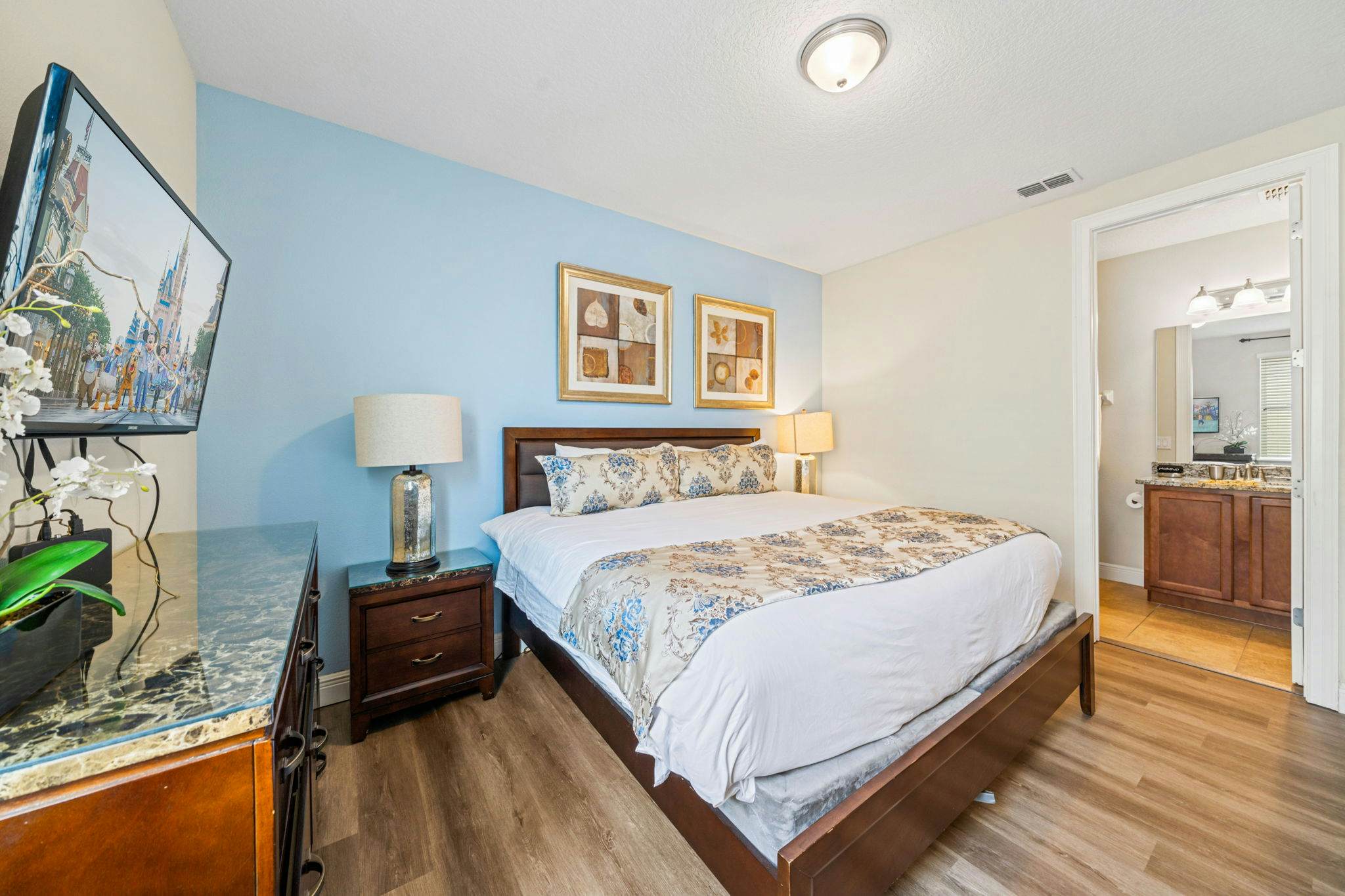 EC032 - The Sun-filled Estate