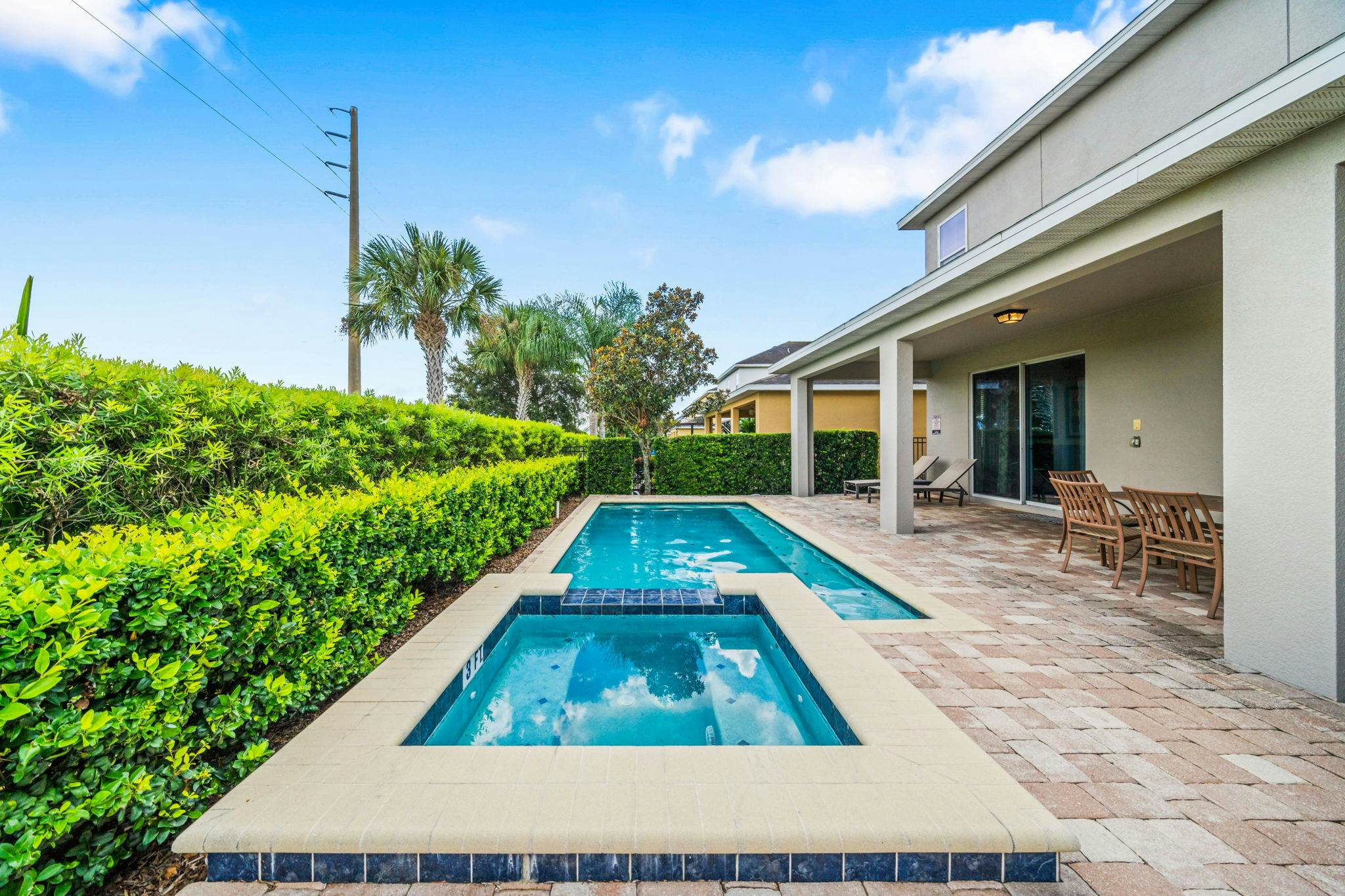 EC032 - The Sun-filled Estate