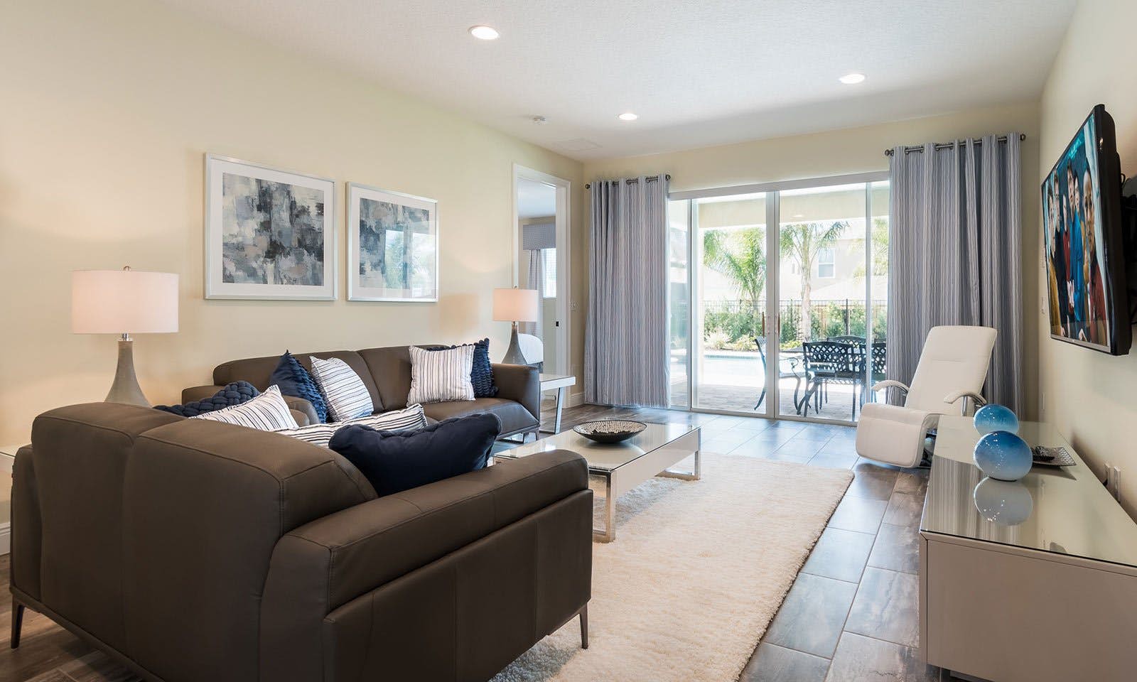 EC037 - The Vibrant Oasis - STF