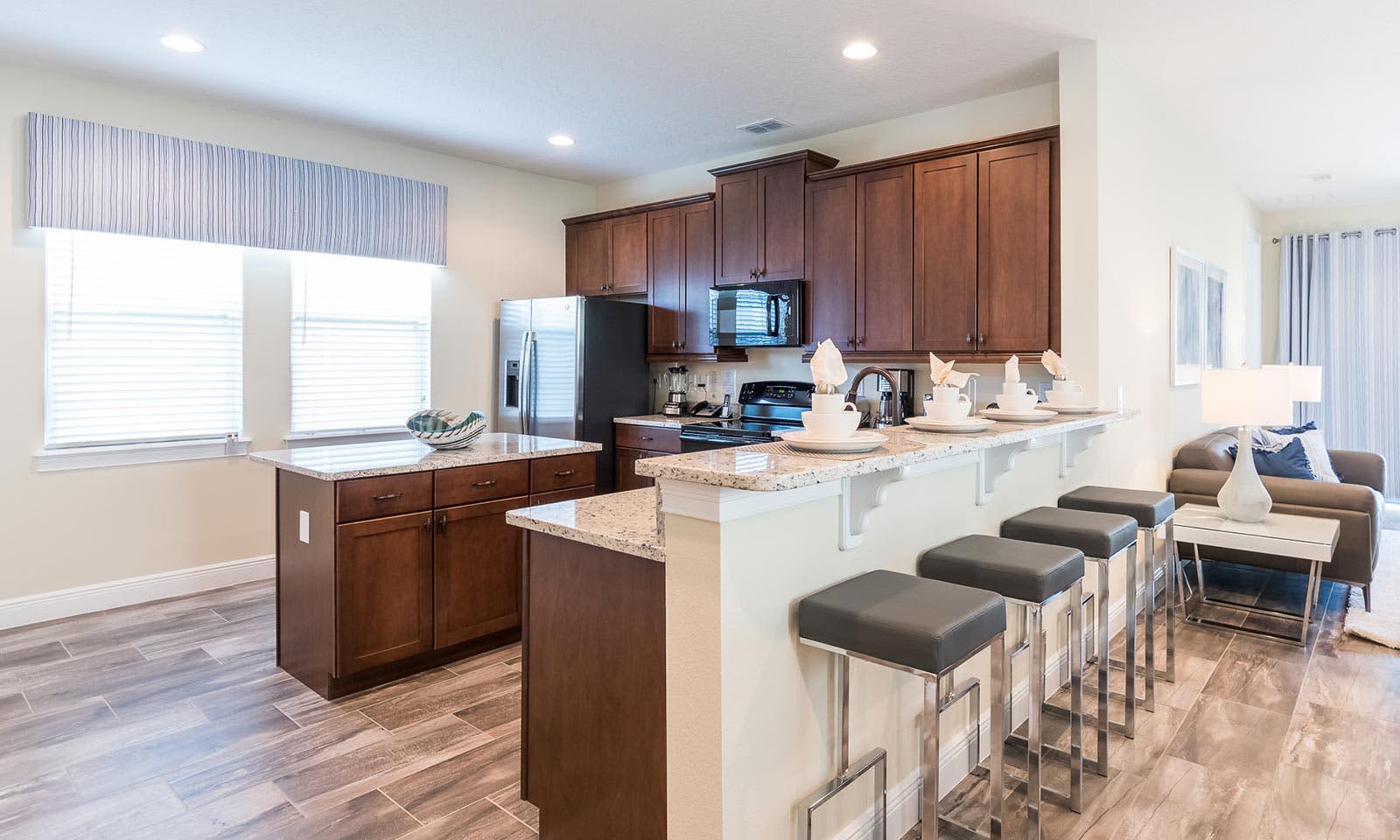 EC037 - The Vibrant Oasis - STF