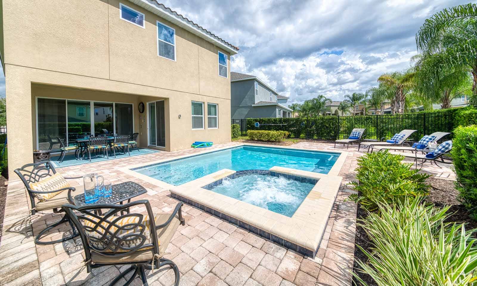 EC037 - The Vibrant Oasis - STF