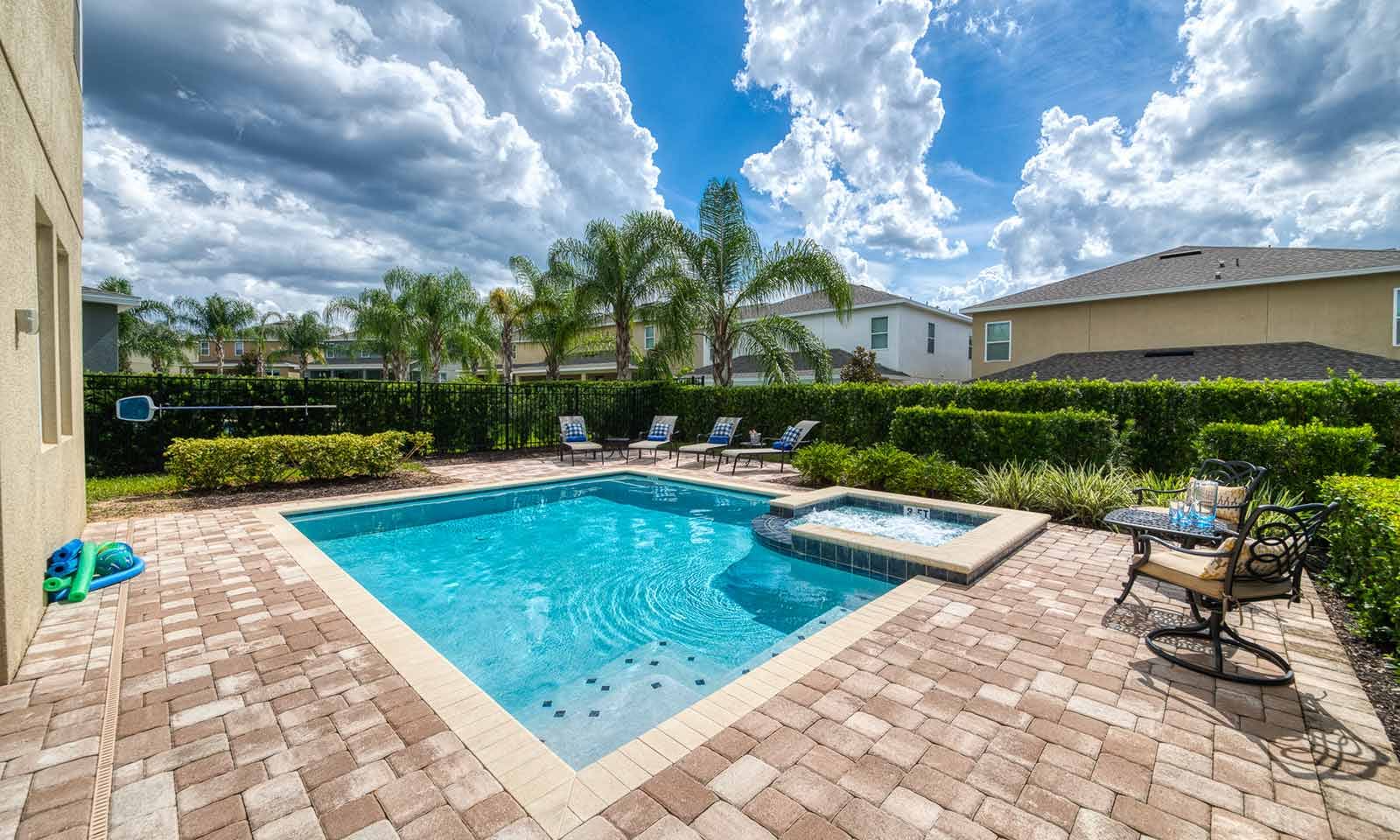 EC037 - The Vibrant Oasis - STF