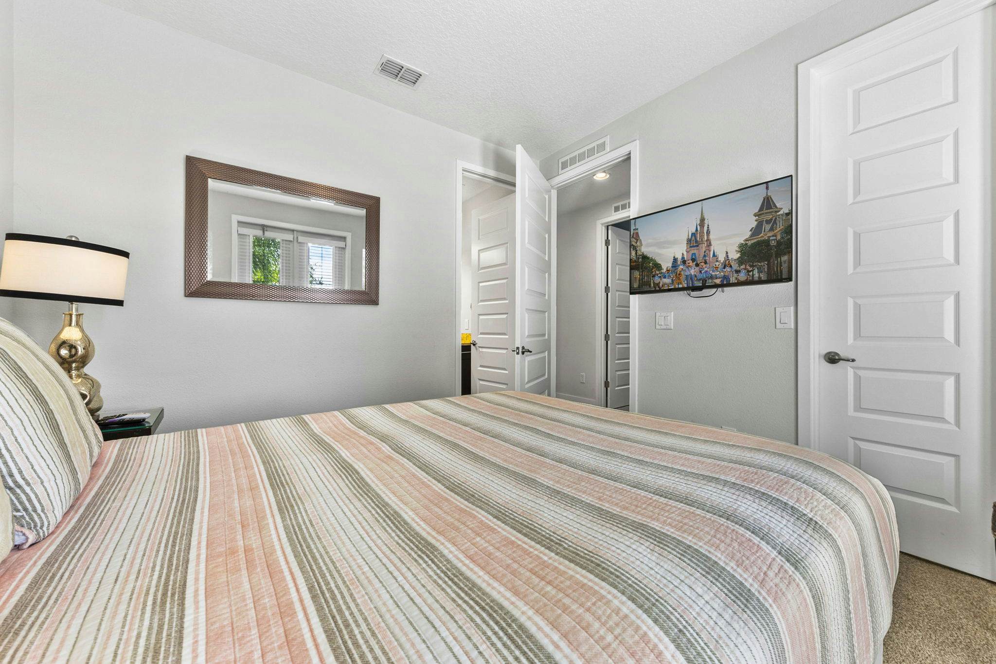 EC044 - The Modern Oasis - MND