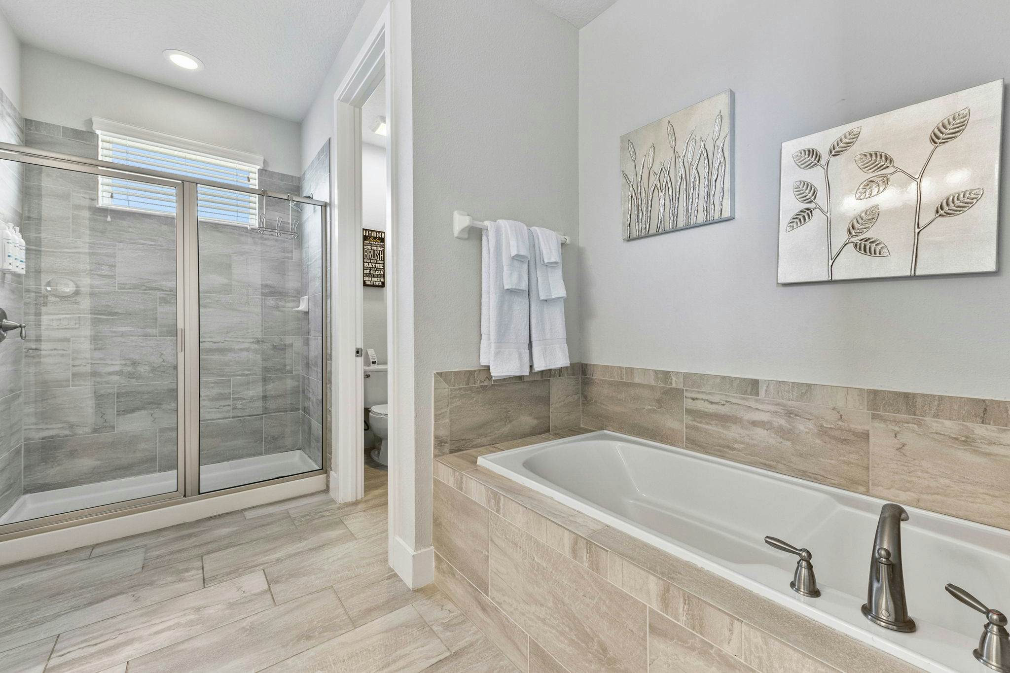 EC044 - The Modern Oasis - MND