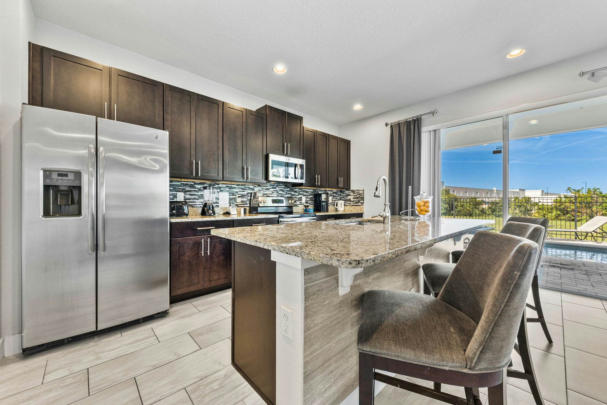 EC044 - The Modern Oasis - MND