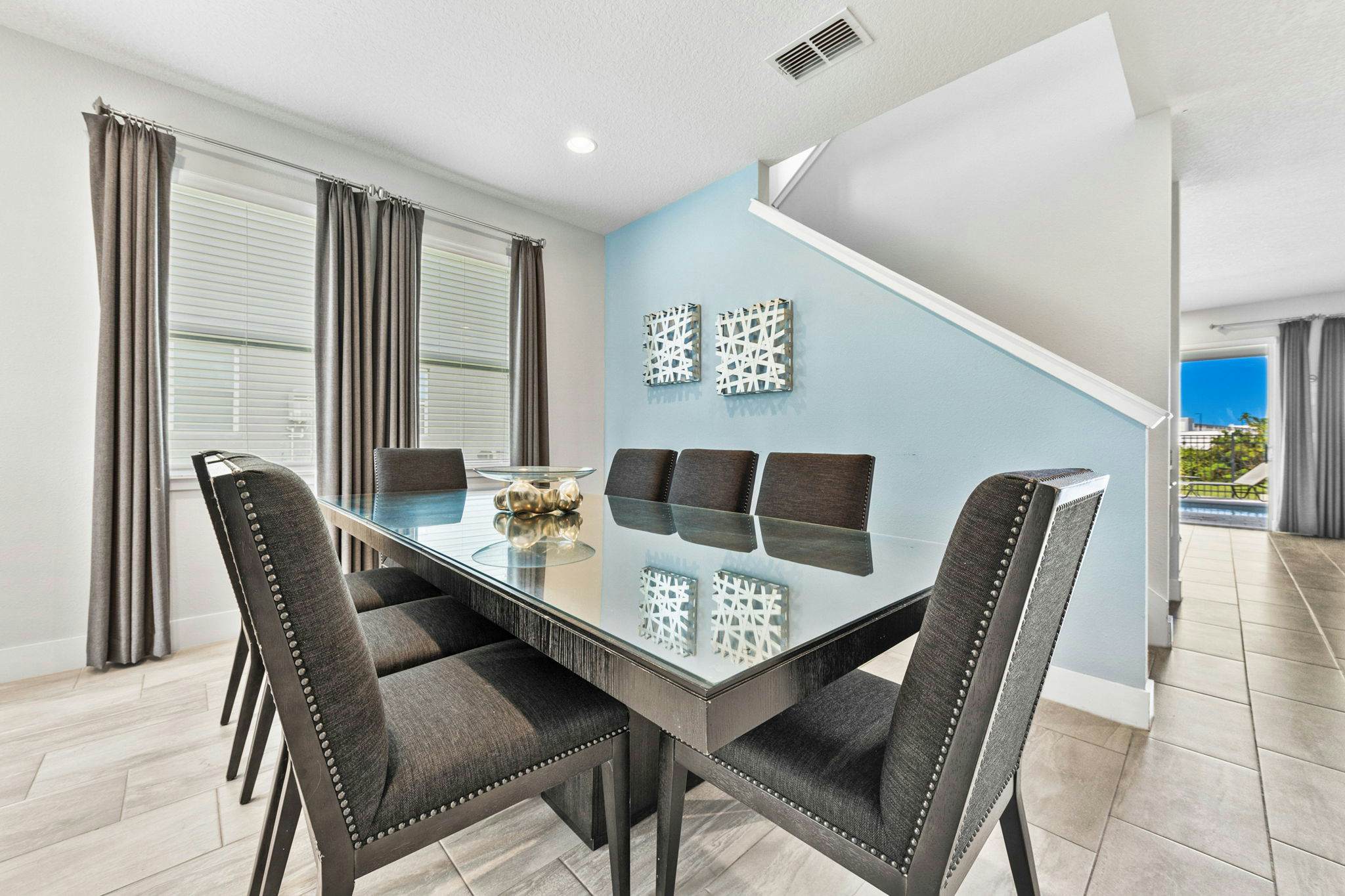 EC044 - The Modern Oasis - MND