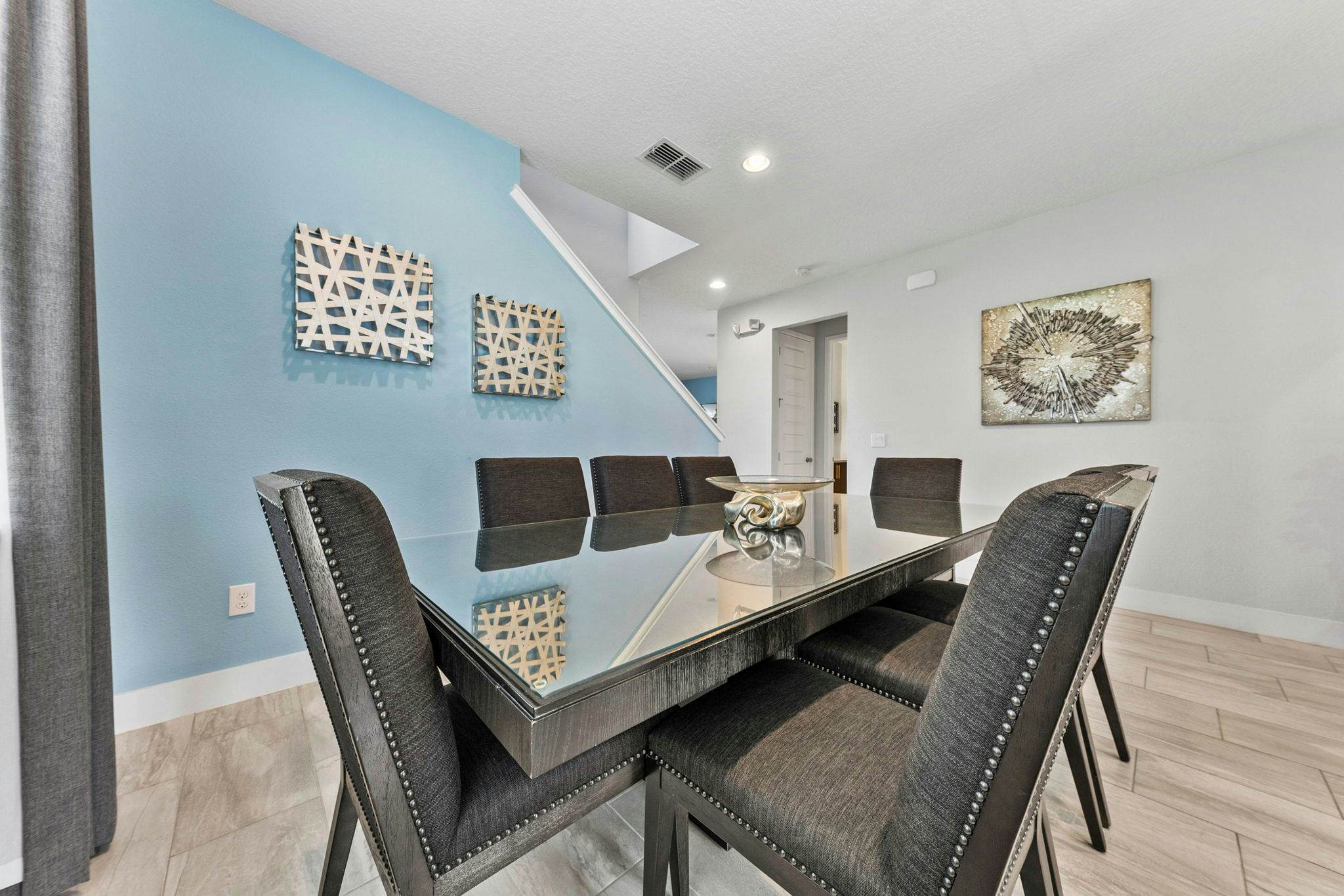 EC044 - The Modern Oasis - MND