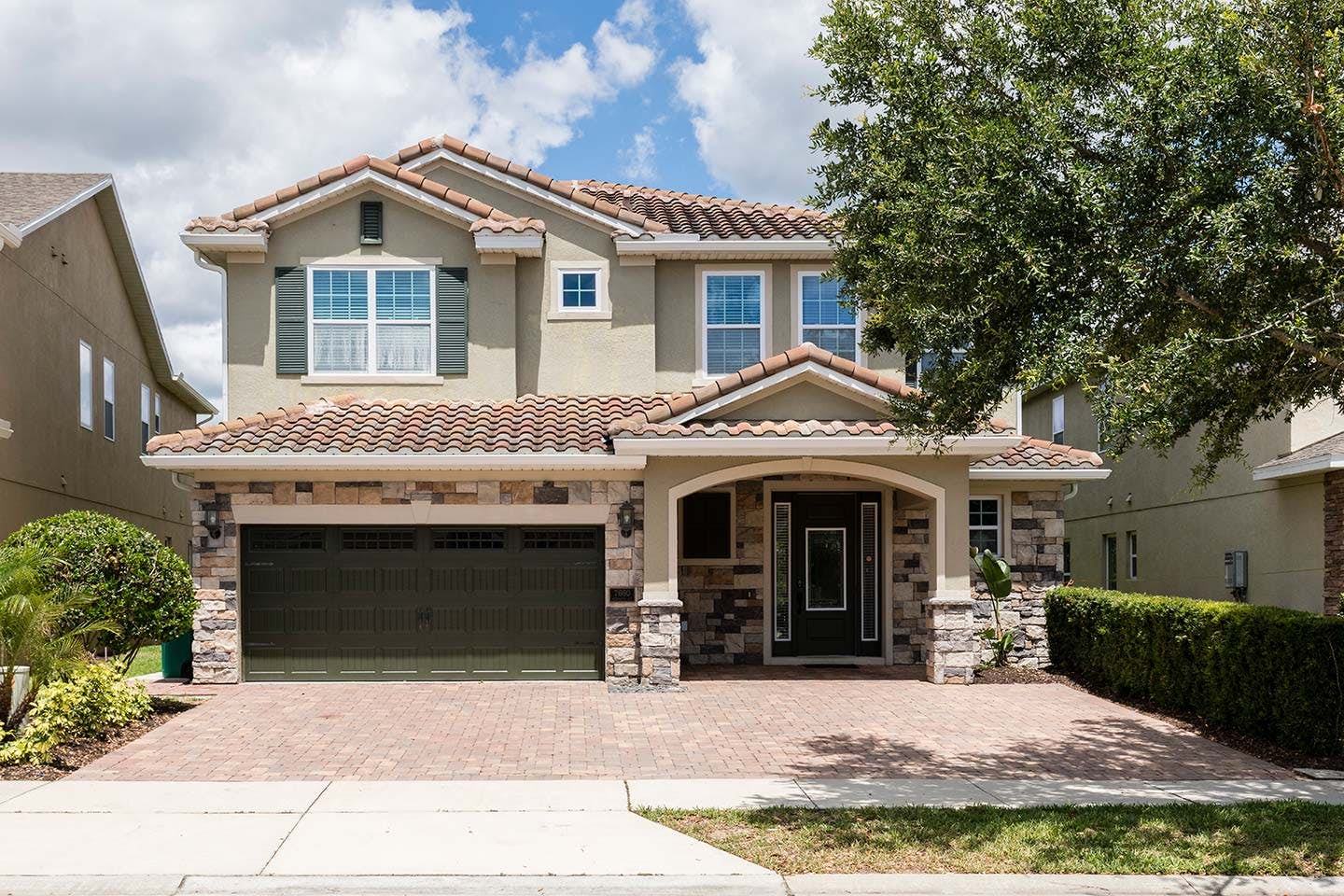 EC067 - The Sleekly Polished Villa - HAW