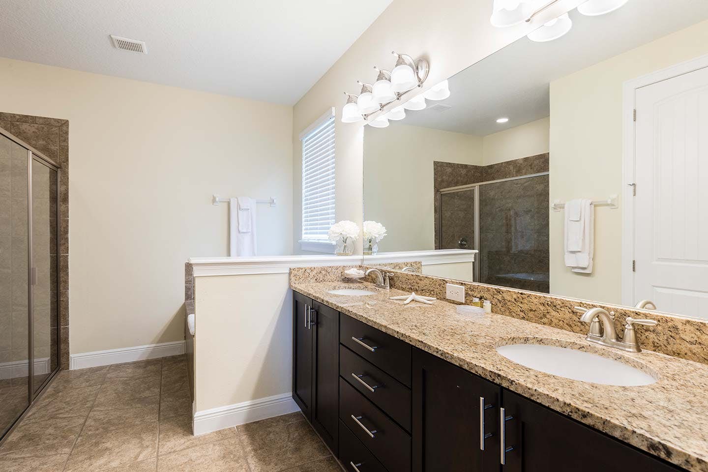 EC067 - The Sleekly Polished Villa - HAW