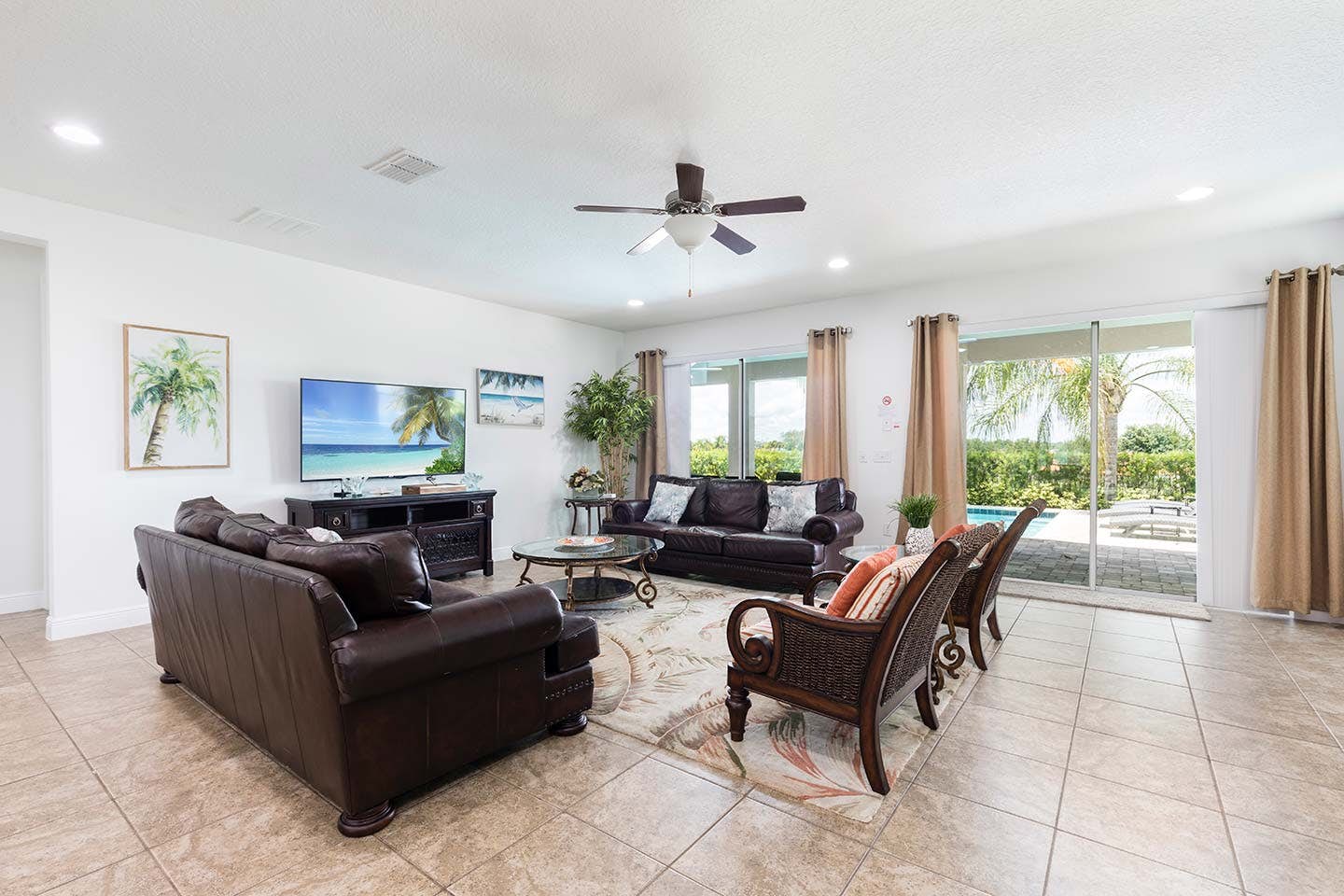 EC067 - The Sleekly Polished Villa - HAW