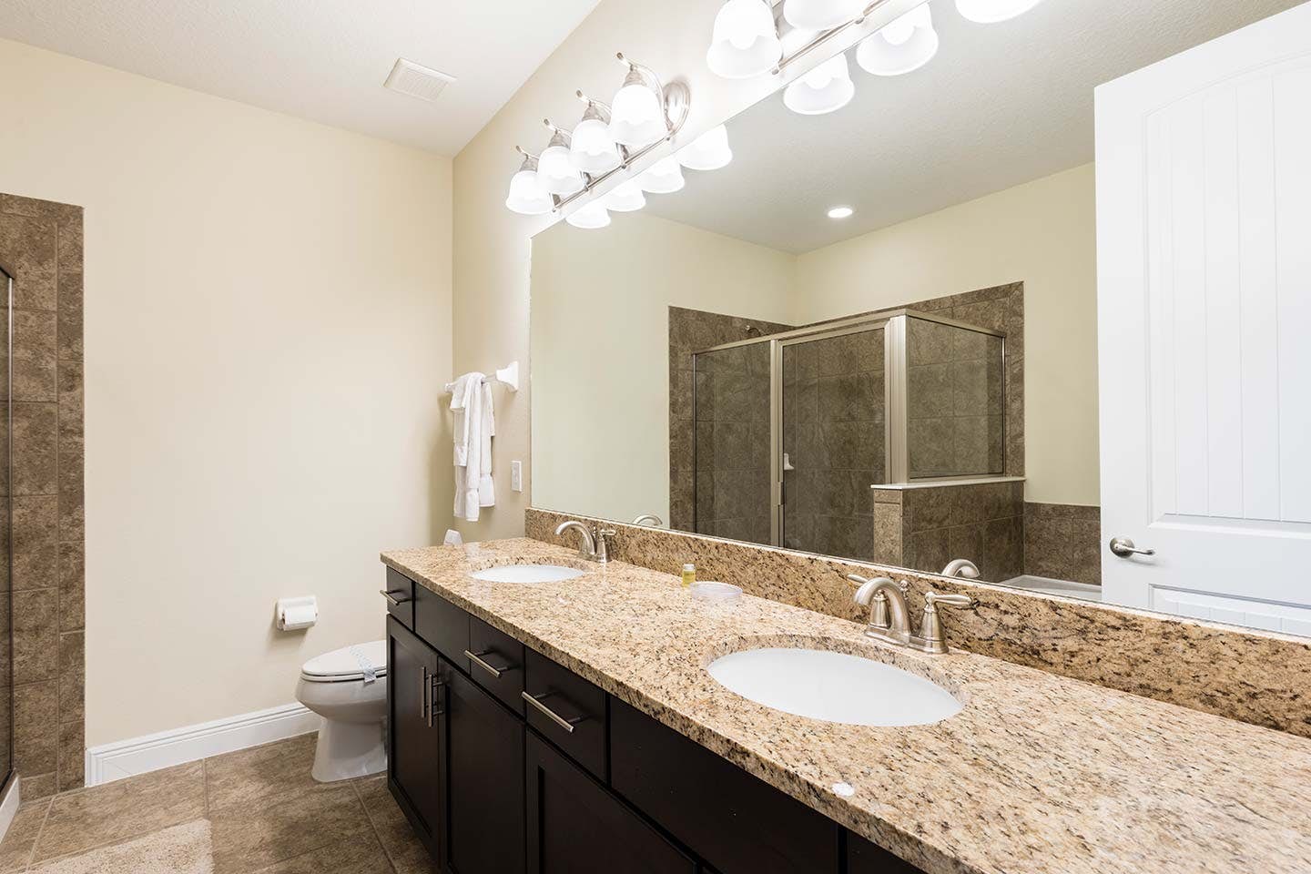 EC067 - The Sleekly Polished Villa - HAW