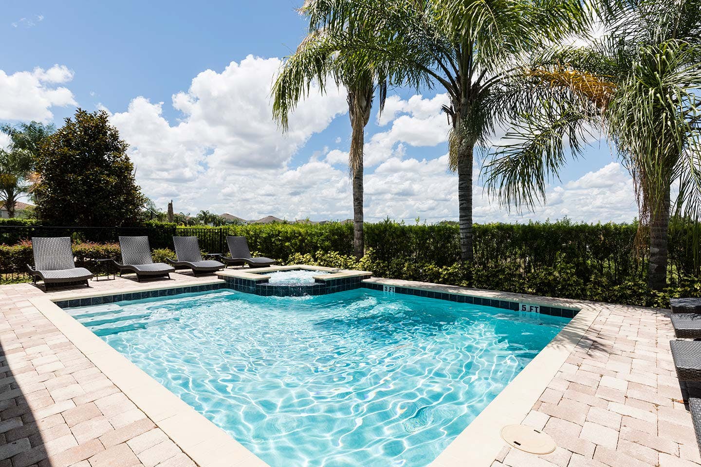 EC067 - The Sleekly Polished Villa - HAW