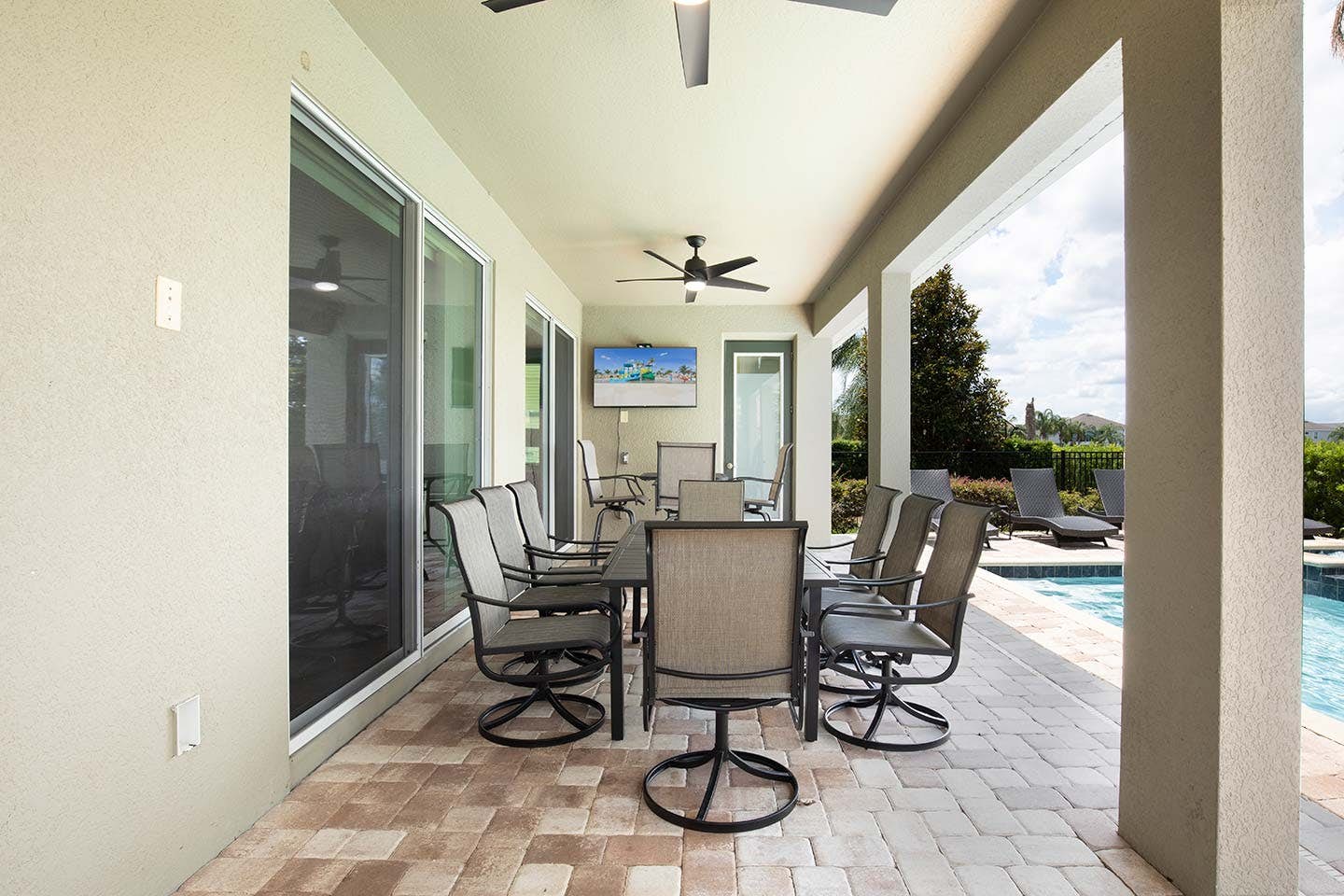 EC067 - The Sleekly Polished Villa - HAW