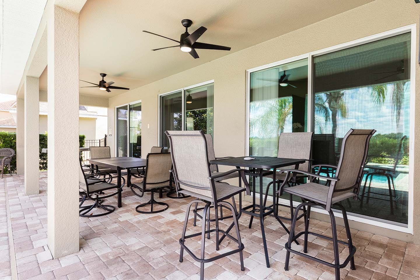 EC067 - The Sleekly Polished Villa - HAW