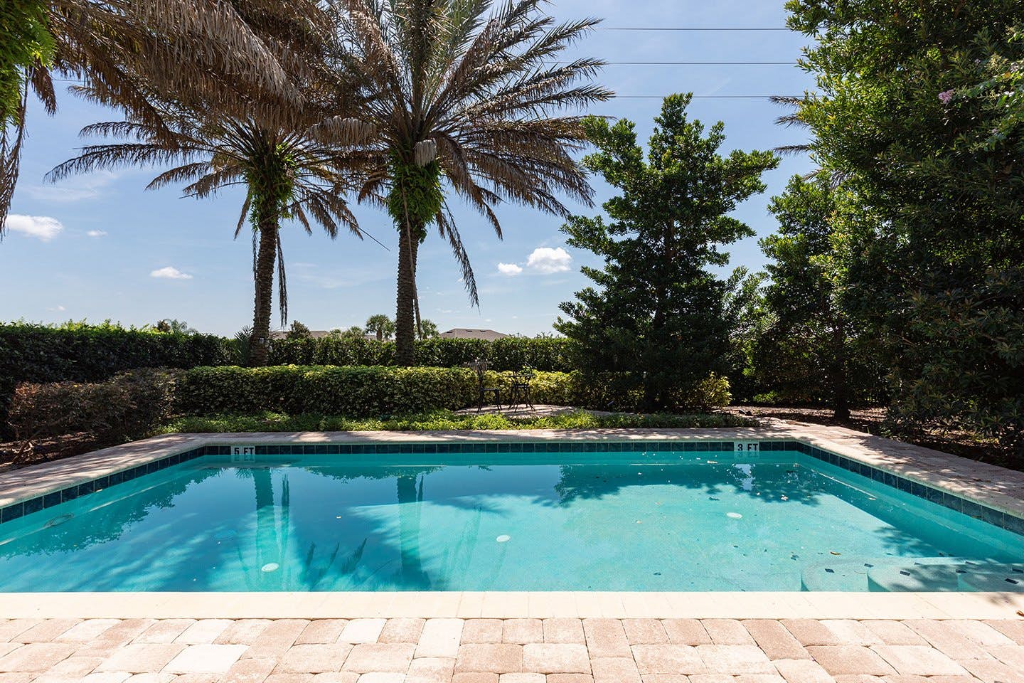 EC084 - The Modern Galactic Villa - MND