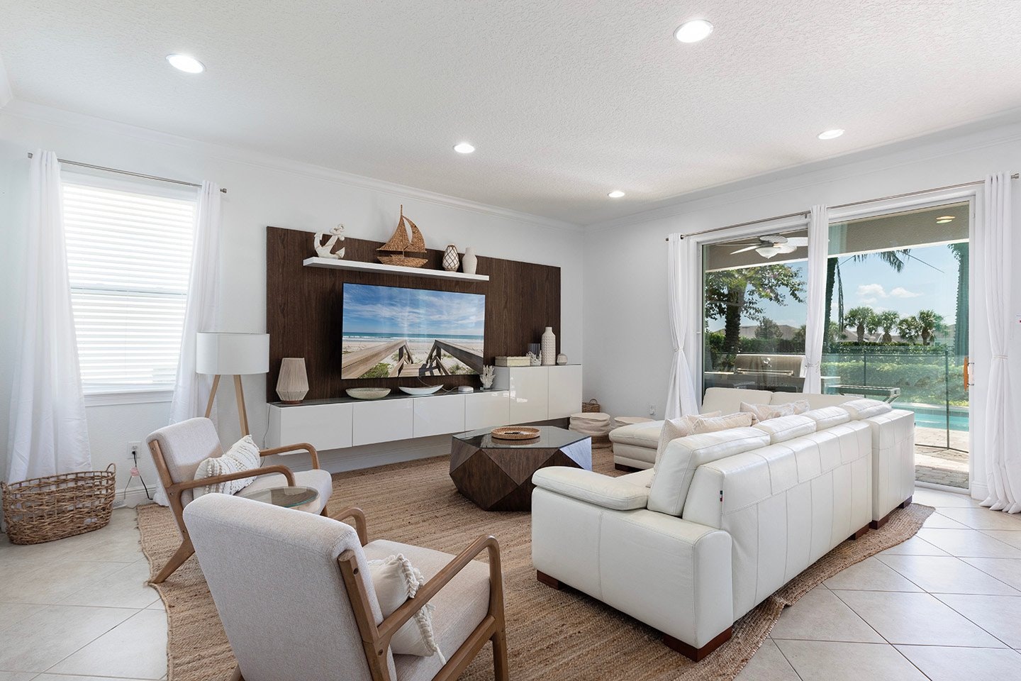 EC084 - The Modern Galactic Villa - MND